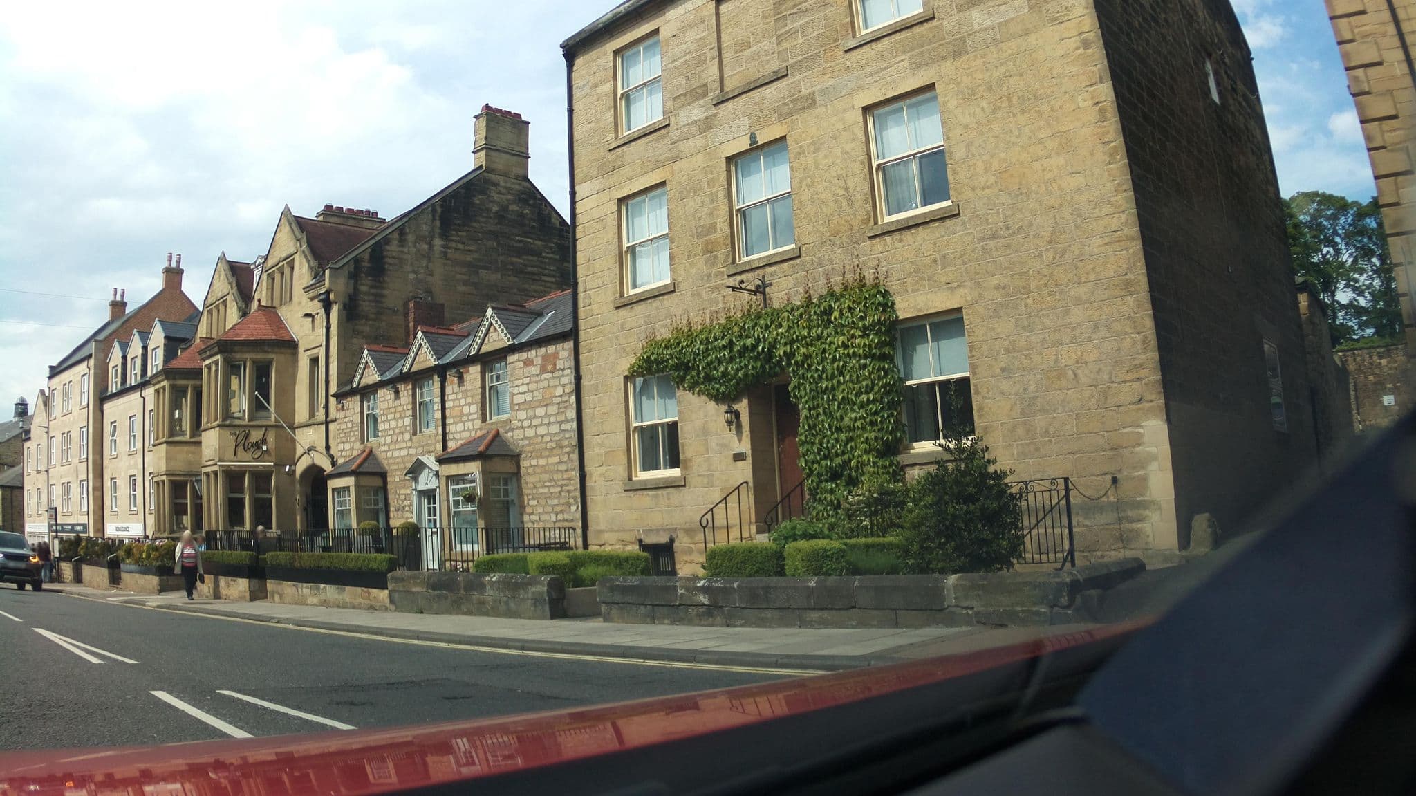 Street view near The Bondgate Boutique, Alnwick — © southglos (CC BY-SA · Mapillary)