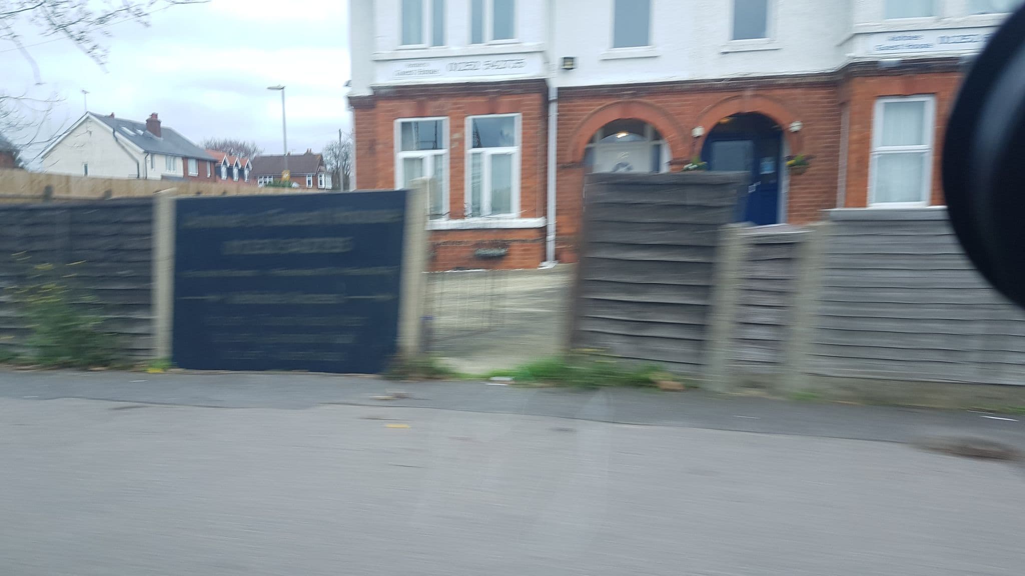 Street view near Annie's Guest House, Farnborough — © cicisxn (CC BY-SA · Mapillary)