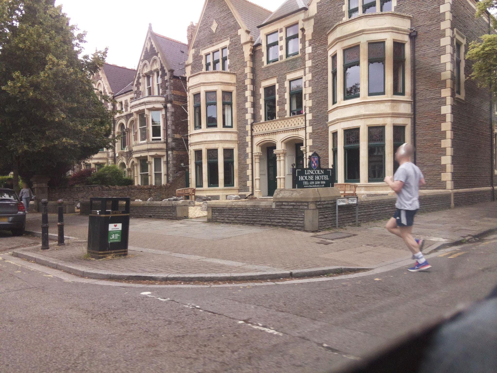 Street view near Lincoln House Hotel, Cardiff — © southglos (CC BY-SA · Mapillary)