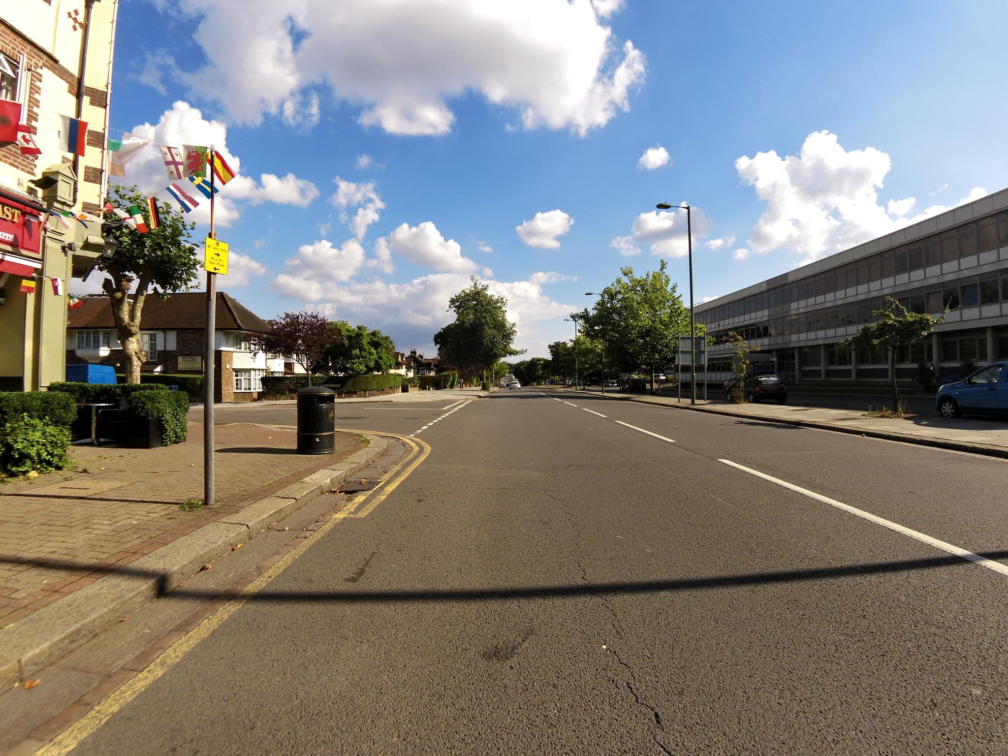 Street view near The Barrington Hotel, New Barnet — © smsm1 (CC BY-SA · Mapillary)