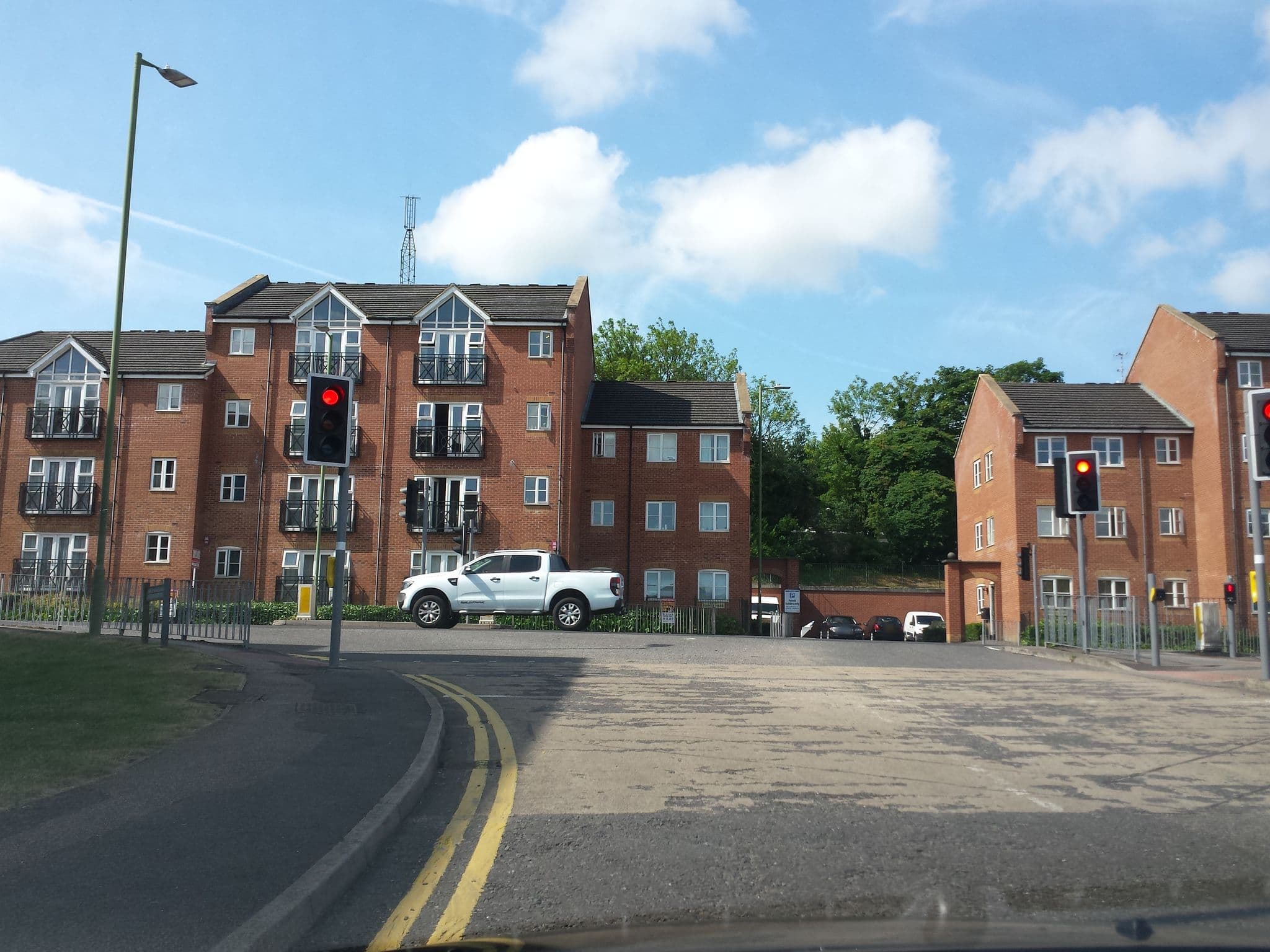 Street view near Holiday Inn Express, Apsley — © rudolfmayer (CC BY-SA · Mapillary)