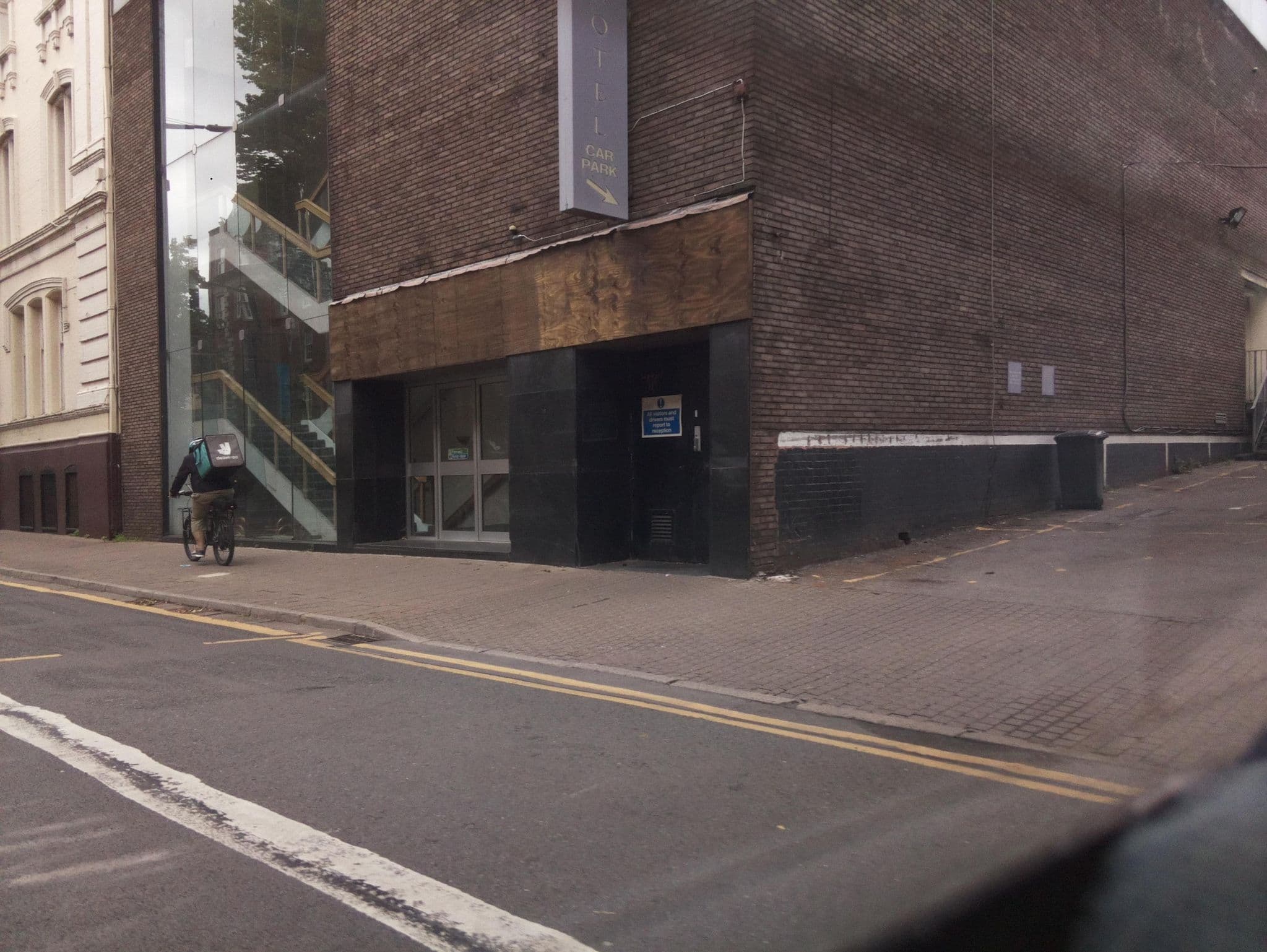 Street view near The Angel Hotel, Cardiff — © southglos (CC BY-SA · Mapillary)