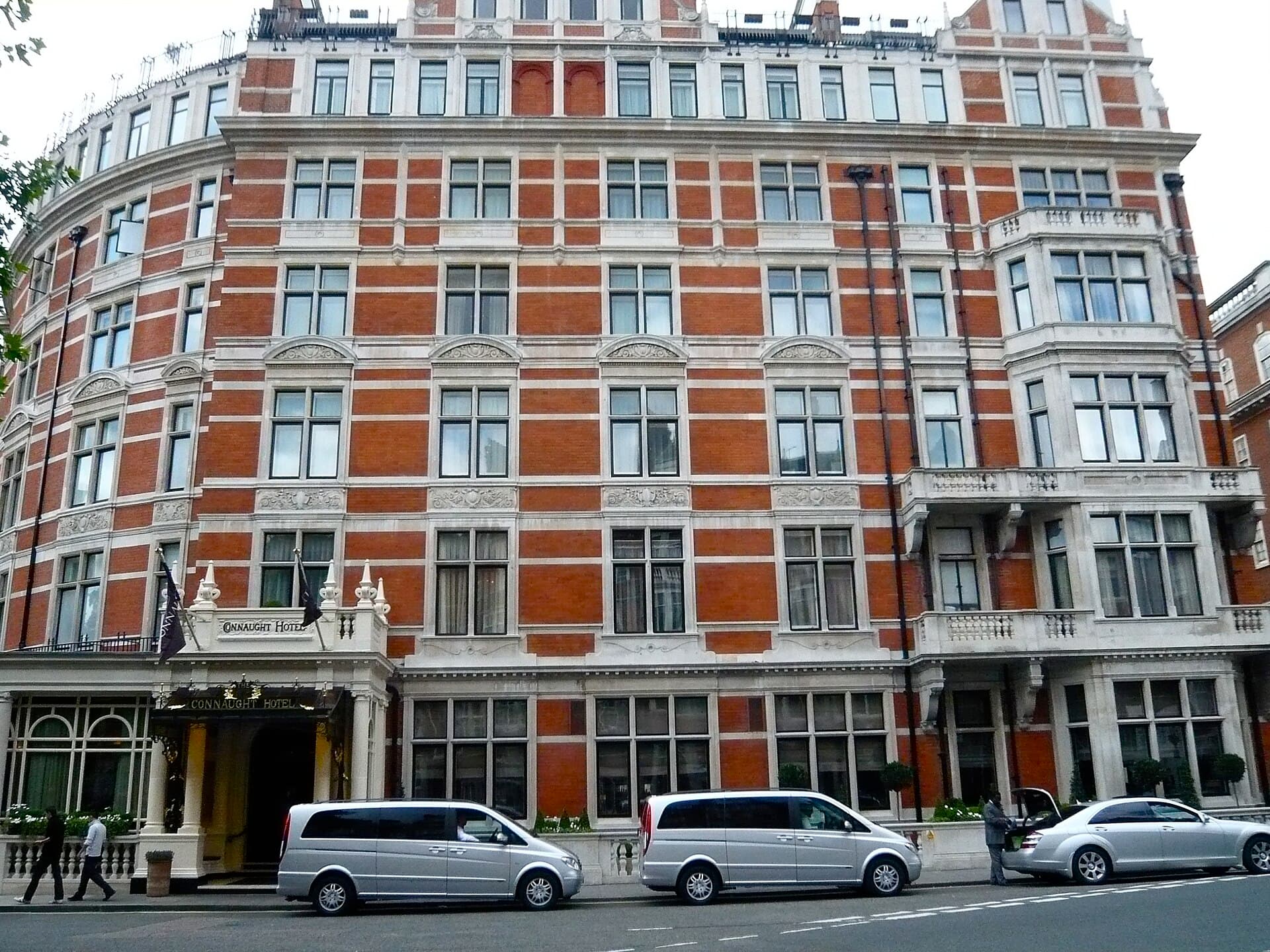 The Connaught (via Wikimedia Commons, CC BY 2.0)