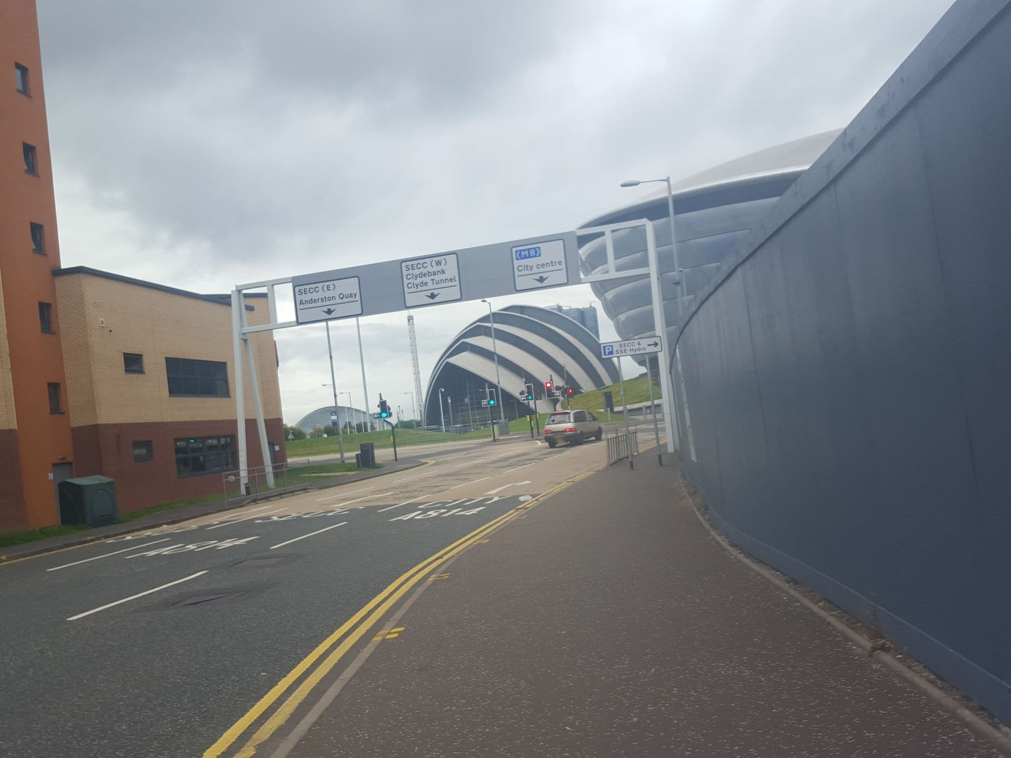 Street view near Campanile Hotel, Glasgow — © edloach (CC BY-SA · Mapillary)