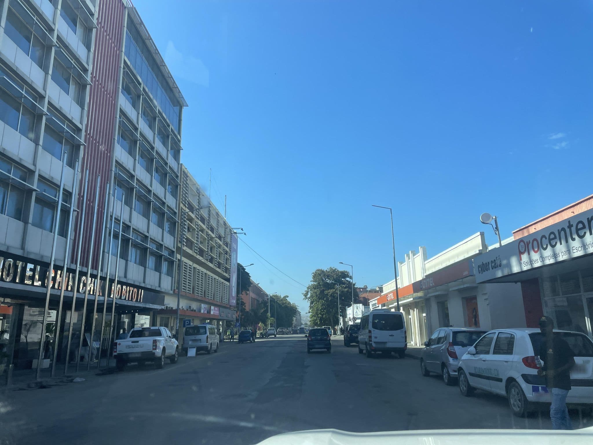 Street view near HOTEL CHIK CHIK LOBITO II, Lobito — © Manolo23 (CC BY-SA · Mapillary)