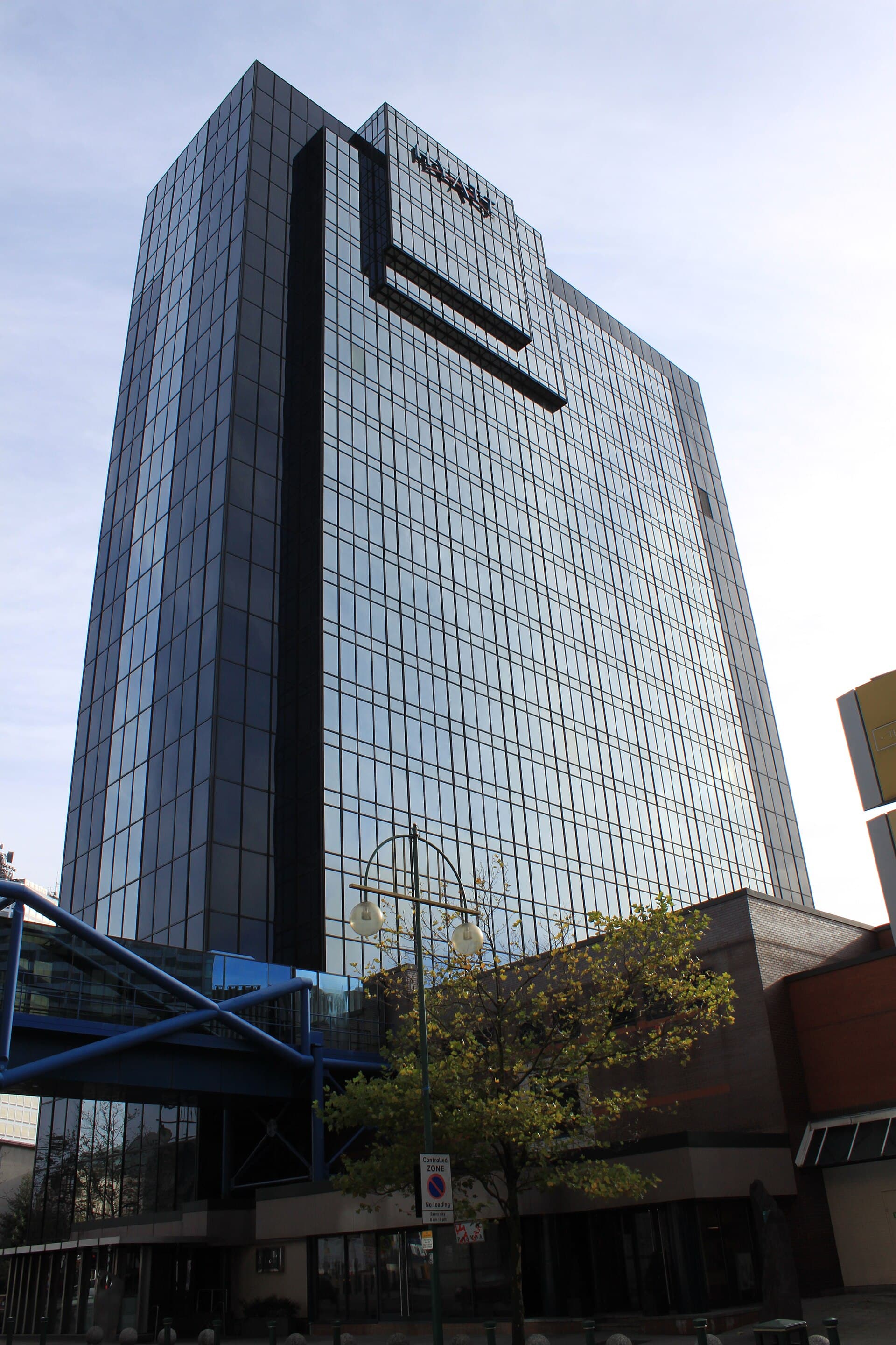 Hyatt Regency Birmingham (via Wikimedia Commons, CC BY-SA 3.0)
