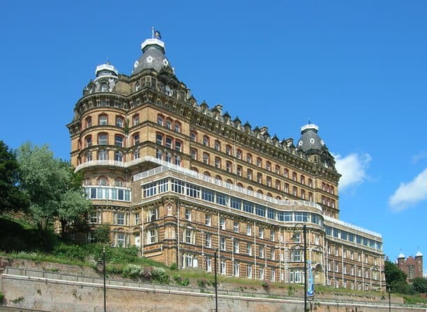 Grand Hotel (via Wikimedia Commons, CC BY-SA 2.0)