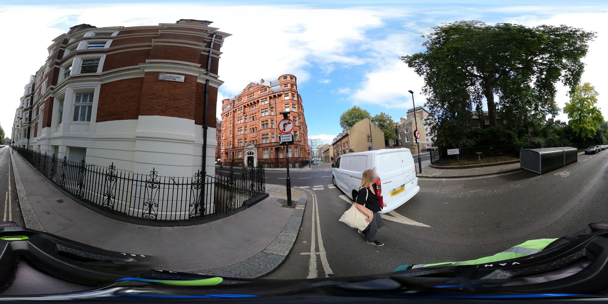 Street view near Arran Hotel, Soho — © Stefdegreef (CC BY-SA · Mapillary)