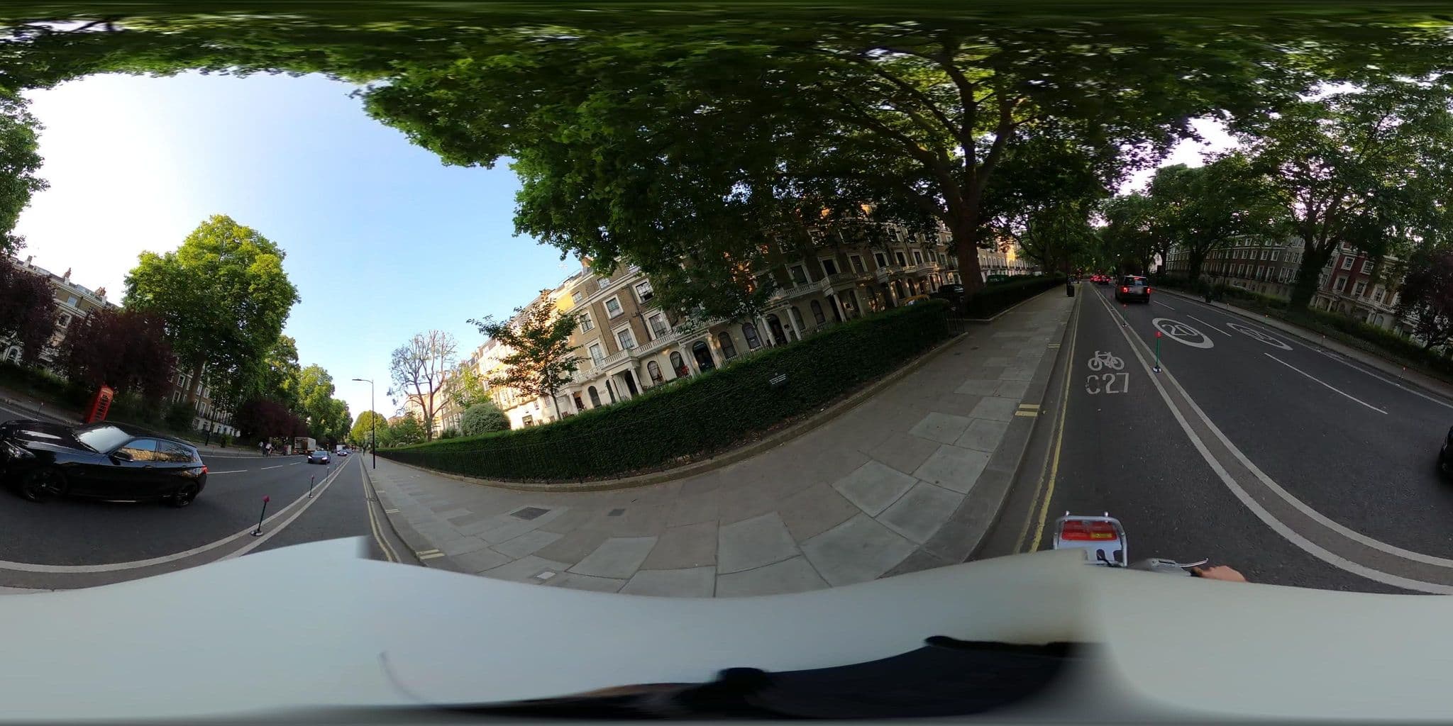 Street view near Royal Cambridge Hotel, Hyde Park