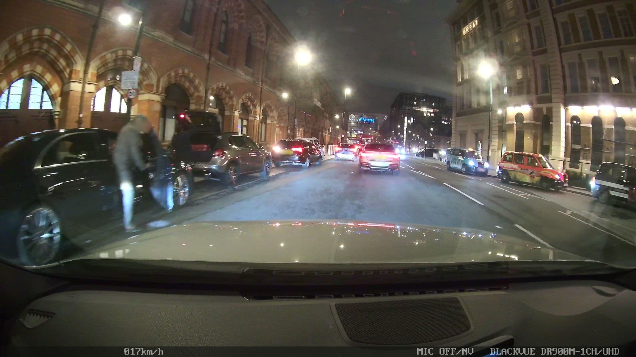 Street view near Great Northern Hotel, King's Cross — © Semir_Mapillary (CC BY-SA · Mapillary)