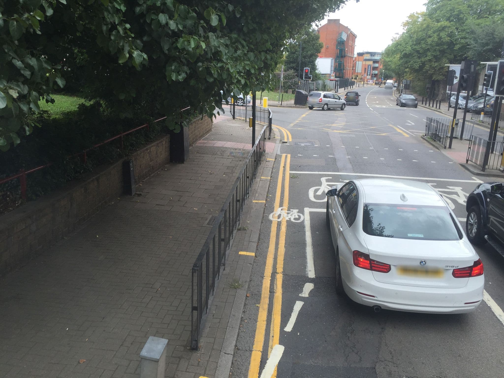 Street view near Kensal Green Backpackers, Kensal Green — © tommorris (CC BY-SA · Mapillary)