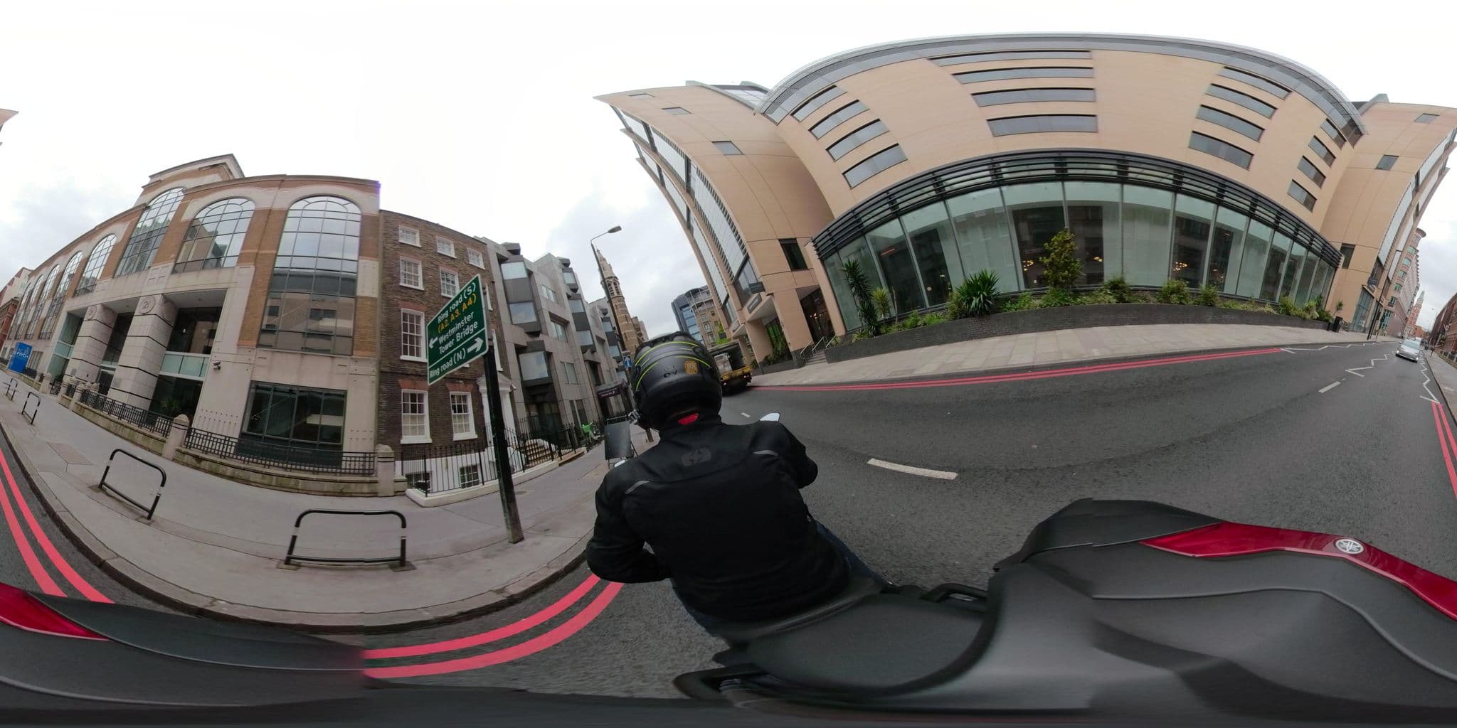 Street view near Leonardo Royal Hotel London Tower Bridge, Whitechapel — © wasd42 (CC BY-SA · Mapillary)