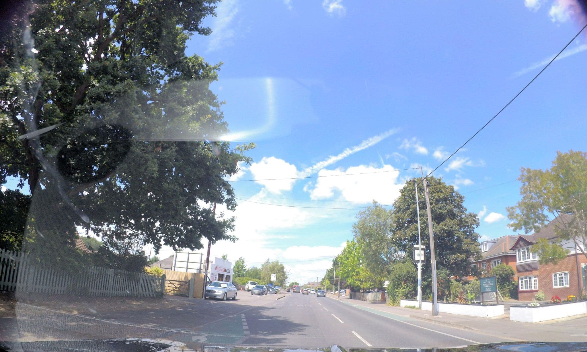 Street view near Club Wokingham, Lower Earley — © 4004 (CC BY-SA · Mapillary)