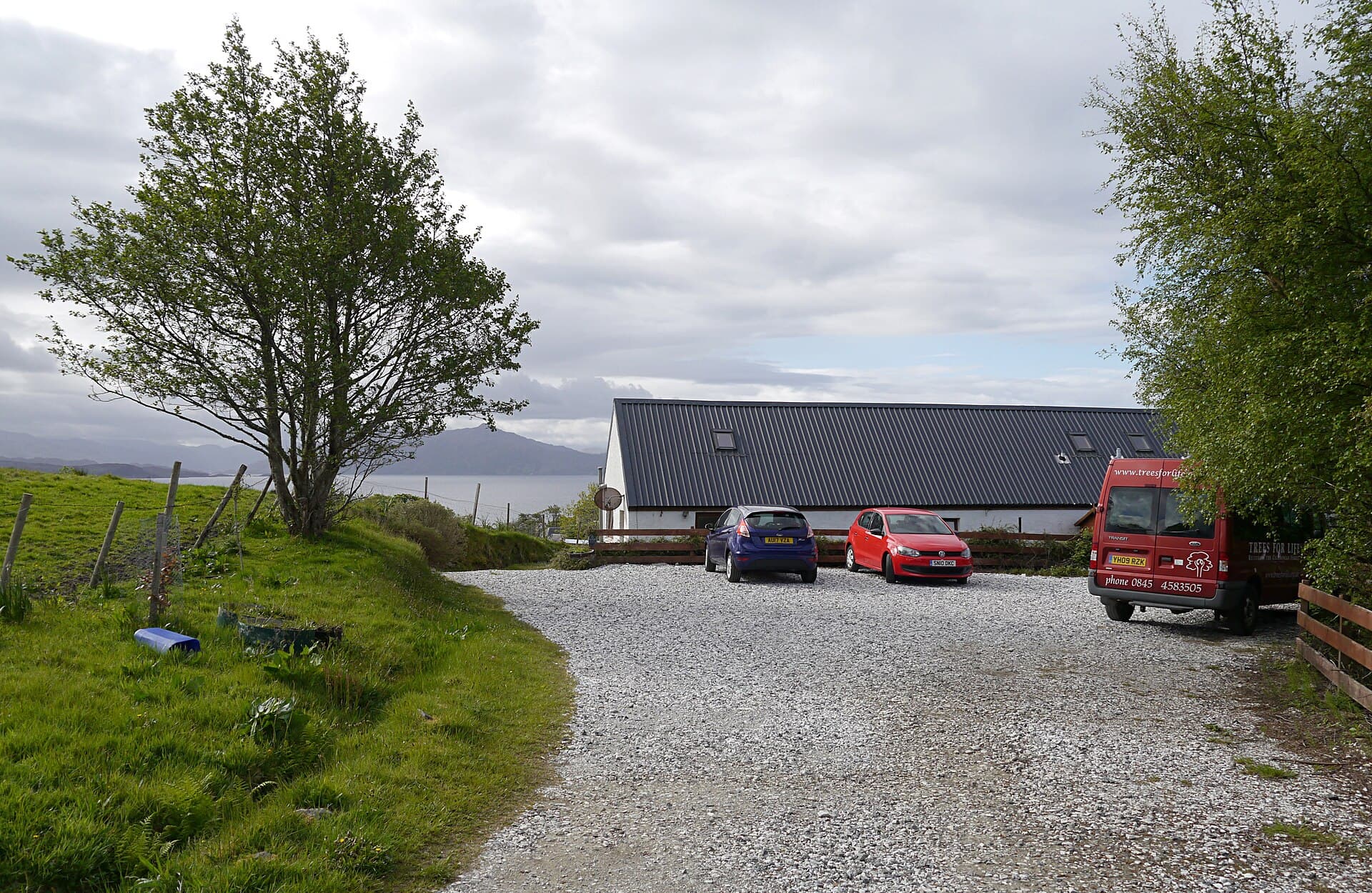 Flora MacDonald Hostel (via Wikimedia Commons, CC BY-SA 2.0)