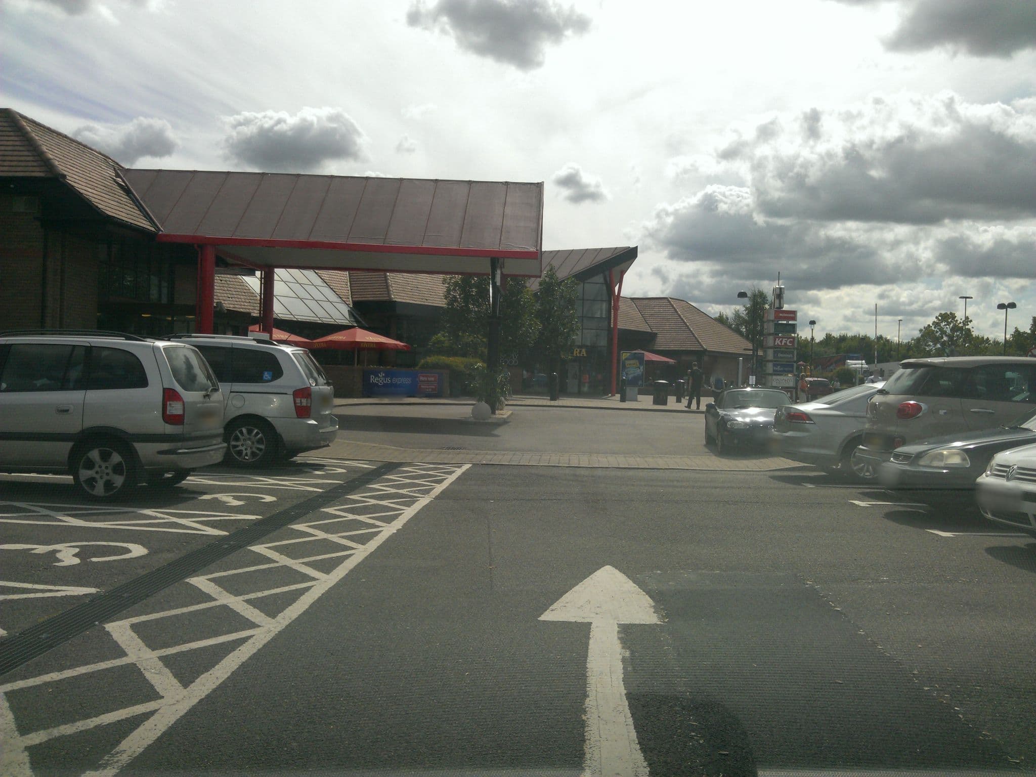 Street view near Ramada Cambridge, Bar Hill — © petermead (CC BY-SA · Mapillary)