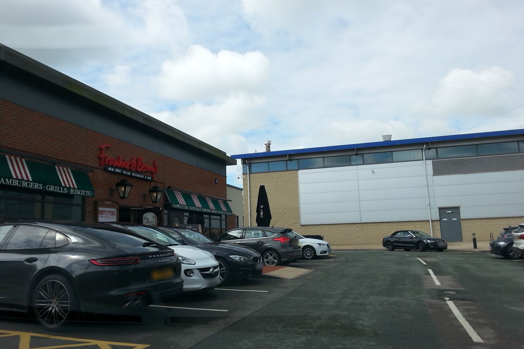 Street view near Holiday Inn Express, Shenstone — © adam2 (CC BY-SA · Mapillary)