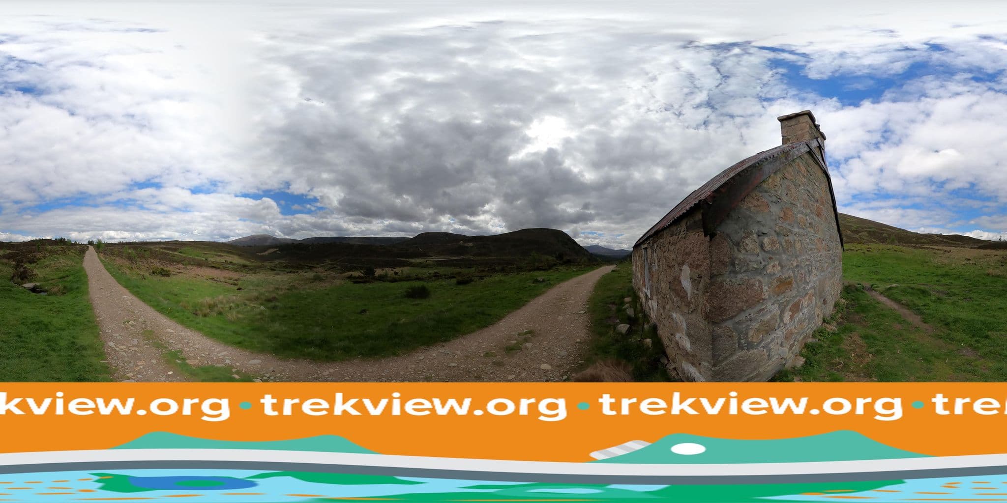 Street view near Ryvoan Bothy, Aviemore — © trekviewed (CC BY-SA · Mapillary)