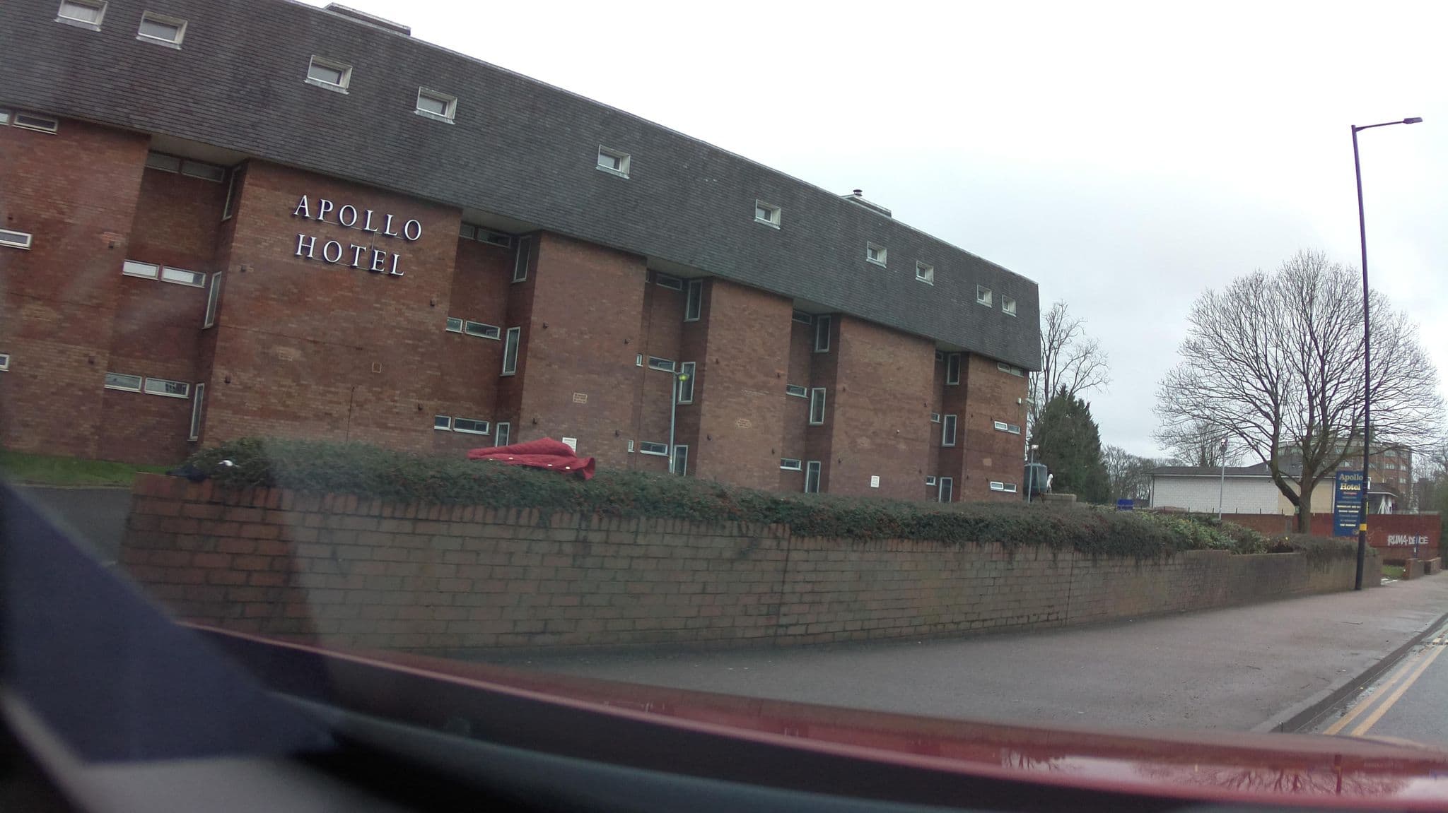 Street view near Apollo Hotel, Smethwick — © southglos (CC BY-SA · Mapillary)