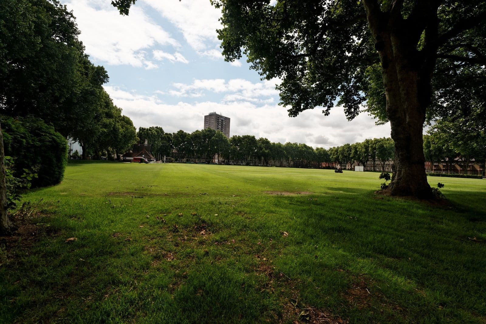 Street view near The Wellington, City of Westminster — © txllxt (CC BY-SA · Mapillary)