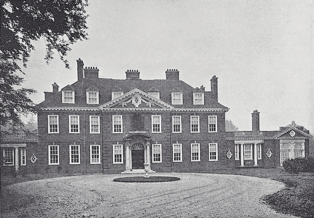Hunton Park Hotel (via Wikimedia Commons, Public domain)