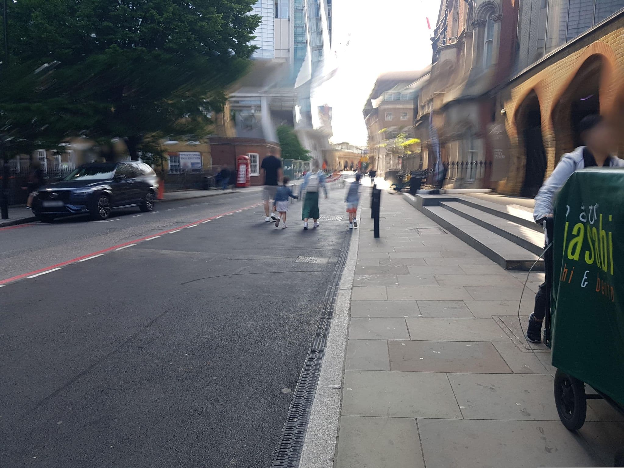 Street view near London Bridge Hotel, City of London — © dsmm (CC BY-SA · Mapillary)