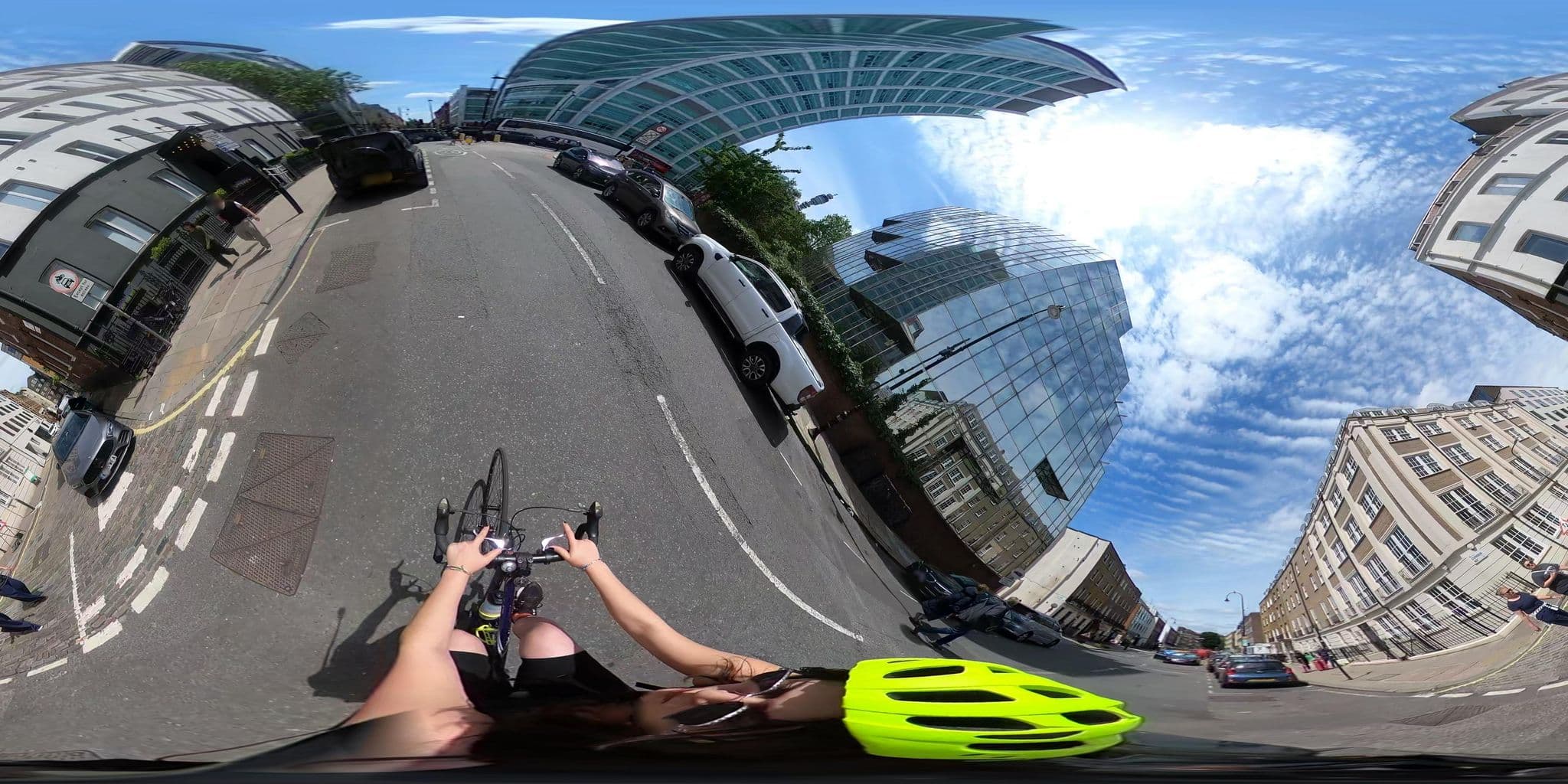 Street view near Euston Square Hotel, King's Cross — © cernbyln (CC BY-SA · Mapillary)