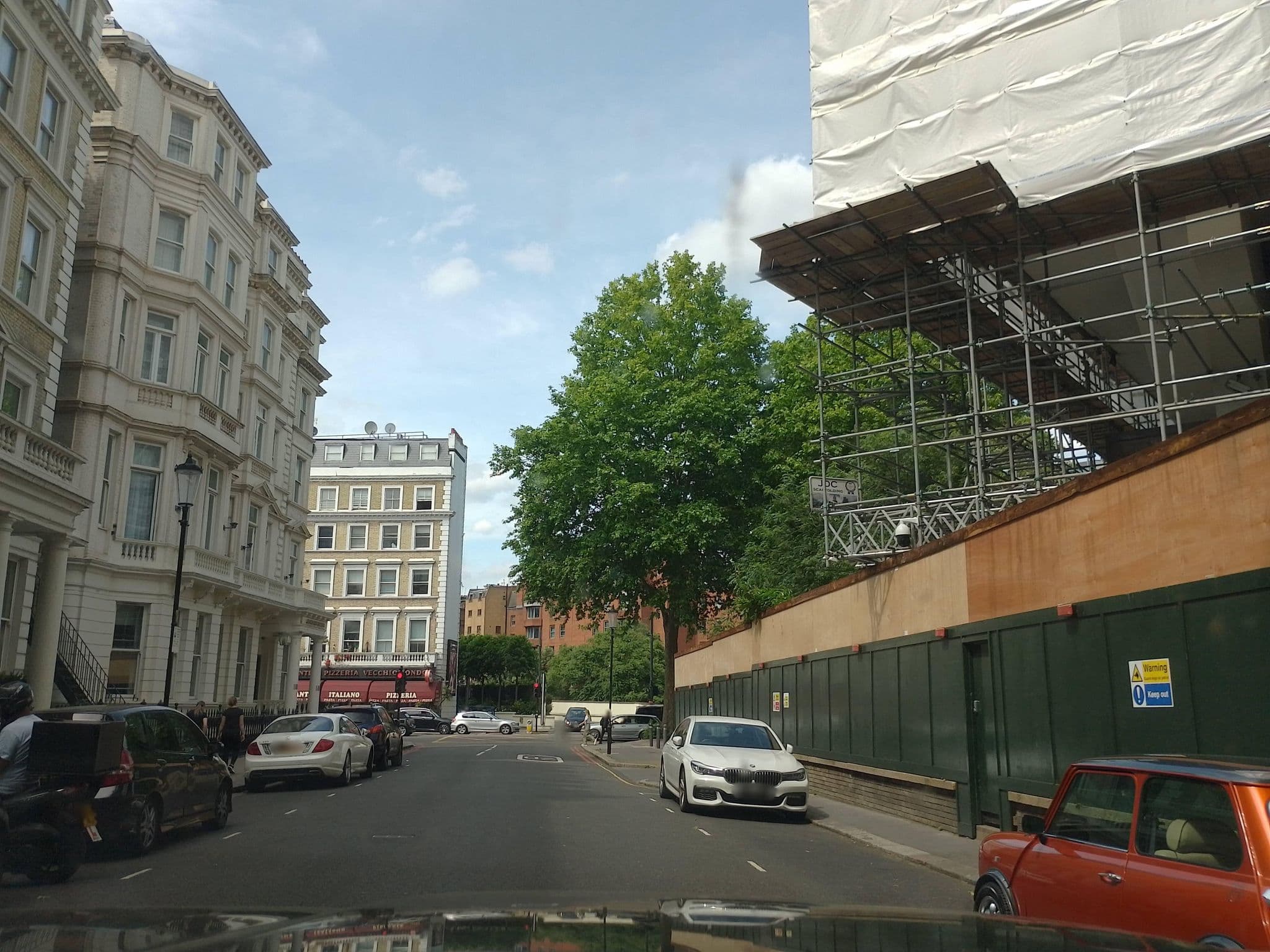 Street view near Holiday Inn Kensington Forum, Earls Court — © laye (CC BY-SA · Mapillary)