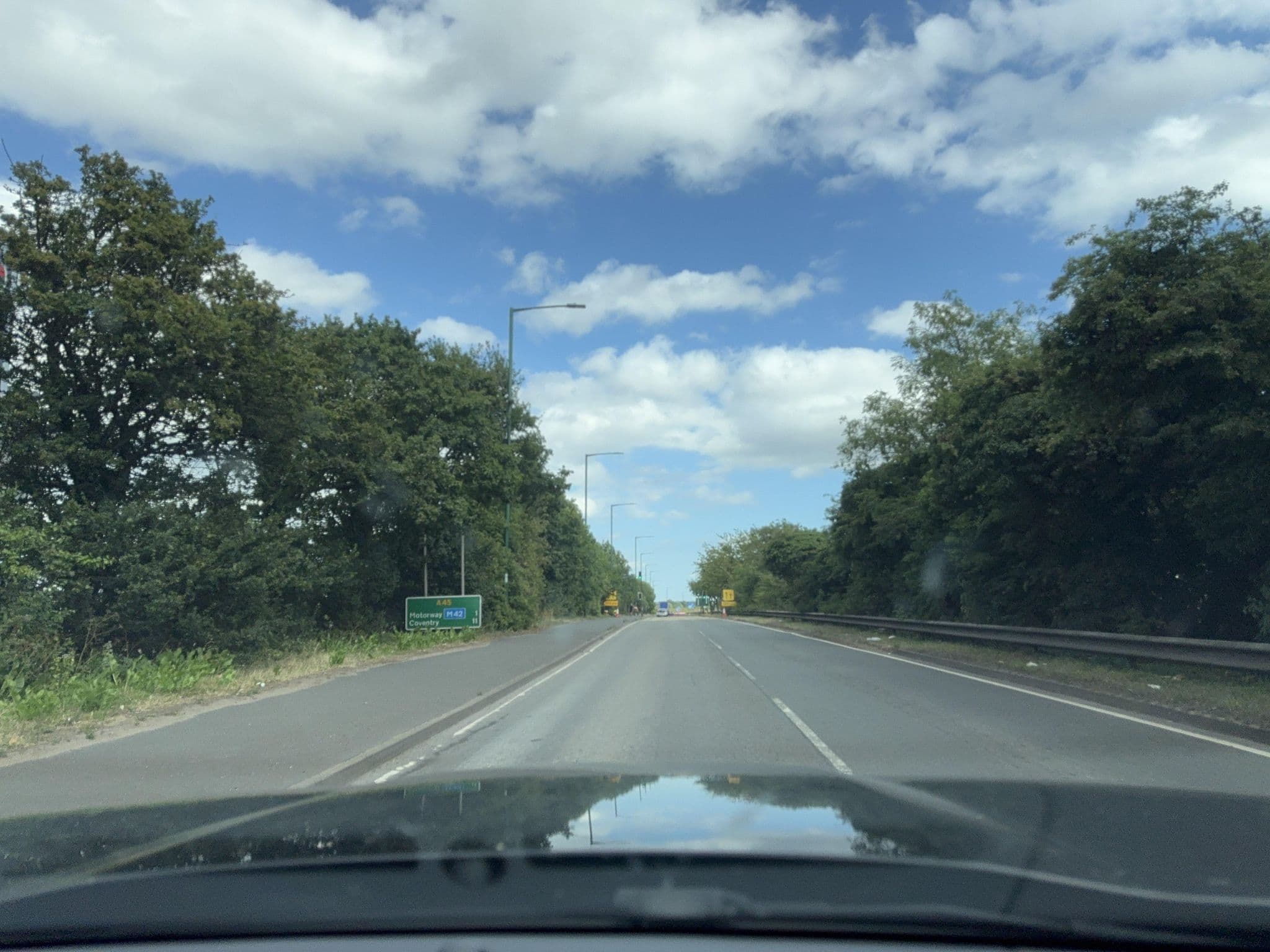 Street view near Travelodge Birmingham Airport, Chelmsley Wood — © laye (CC BY-SA · Mapillary)