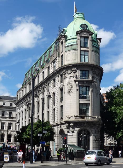 One Aldwych (via Wikimedia Commons, CC BY-SA 2.0)