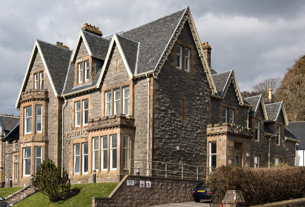 Oban Youth Hostel (via Wikimedia Commons, CC BY-SA 2.0)