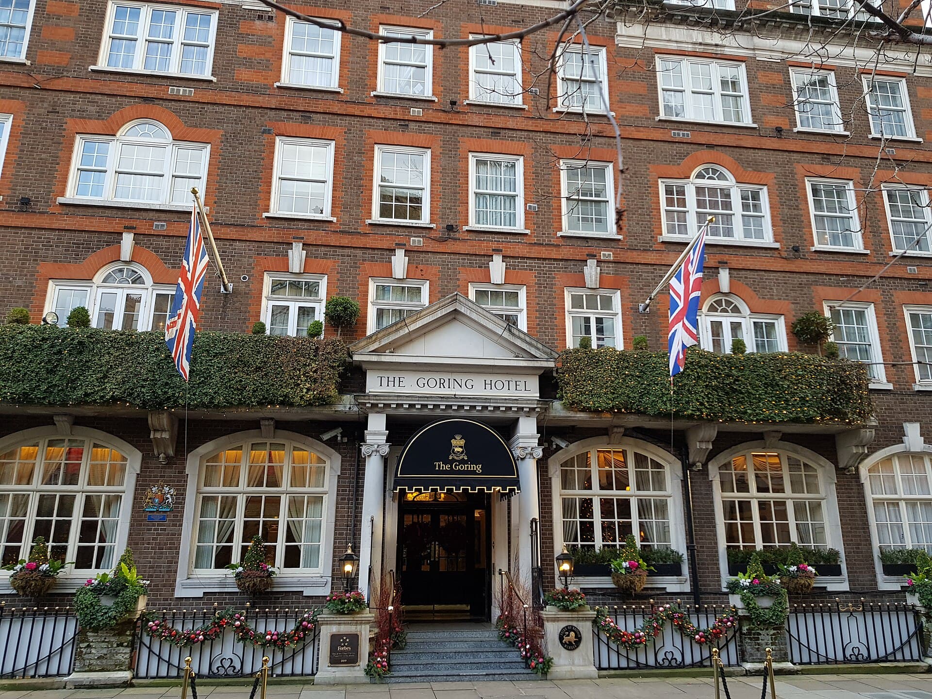 The Goring (via Wikimedia Commons, CC BY-SA 4.0)