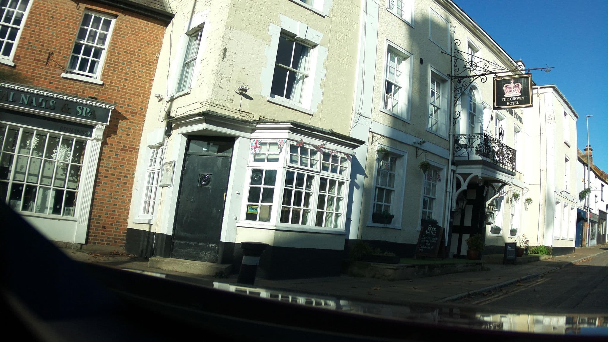 Street view near The Crown Hotel, Brackley — © southglos (CC BY-SA · Mapillary)