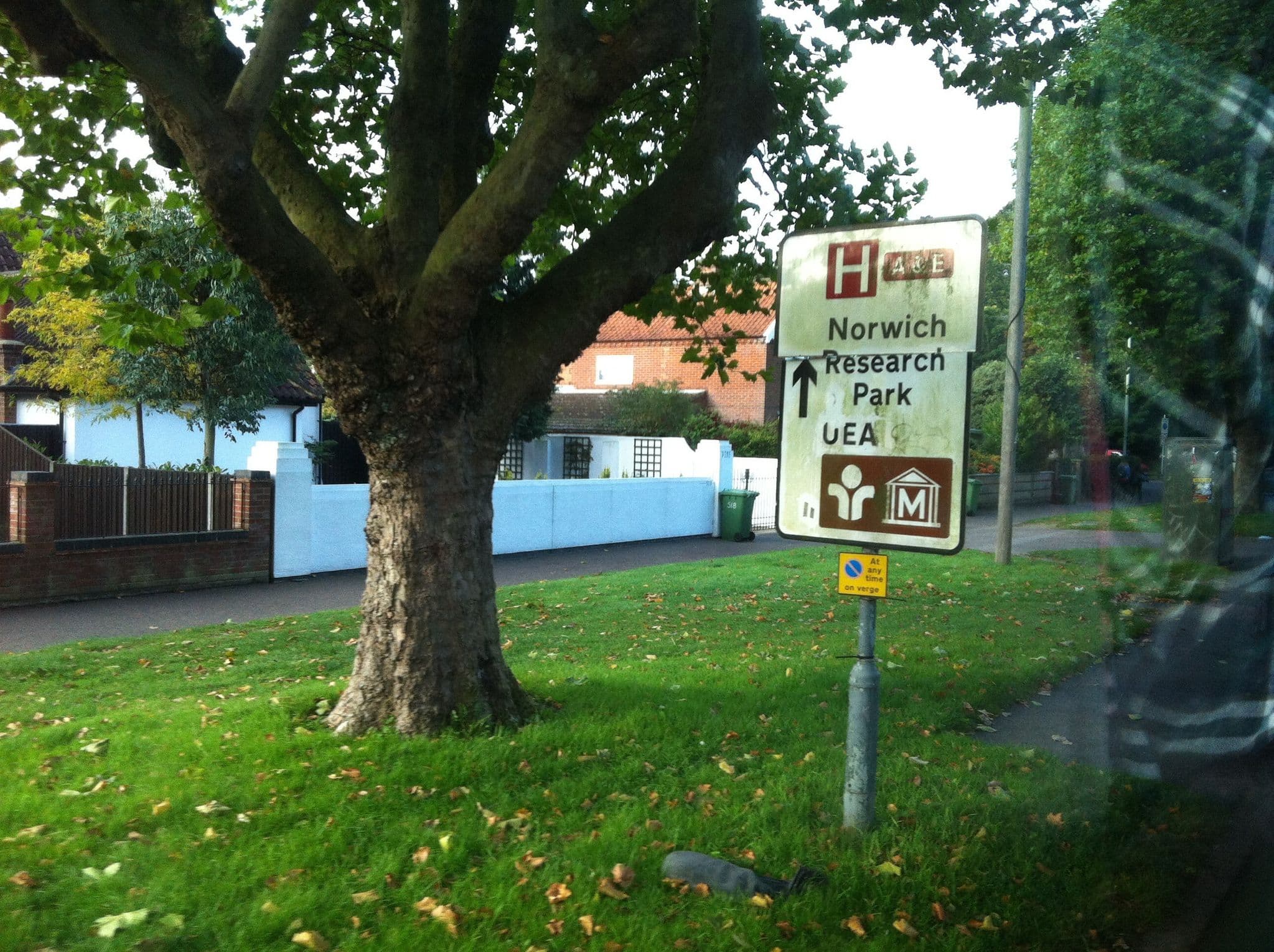 Street view near Pine Lodge Bed & Breakfast, Bowthorpe — © miguel_andrade (CC BY-SA · Mapillary)