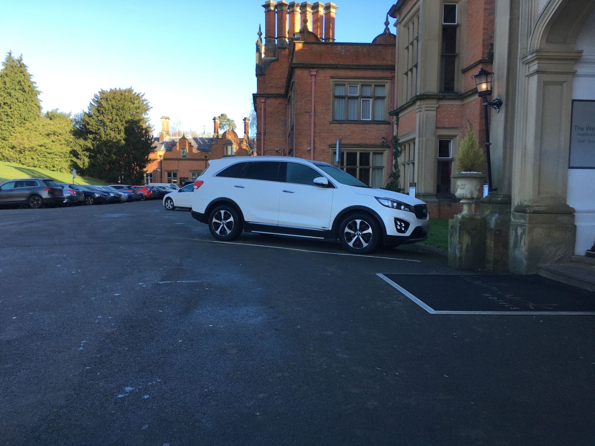 Street view near The Welcombe, Stratford-upon-Avon — © southglos (CC BY-SA · Mapillary)