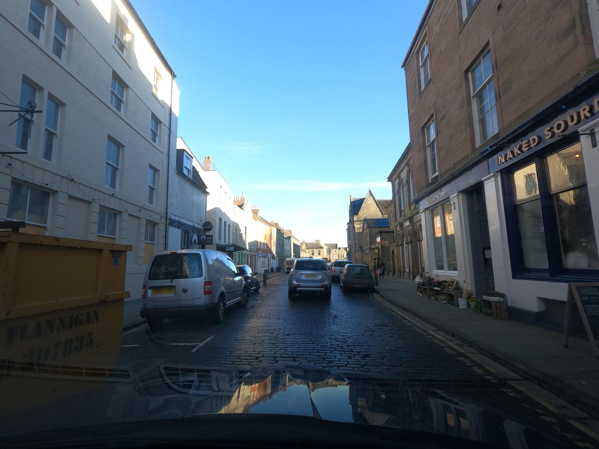 Street view near Black Swan Hotel, Kelso — © floatingboater (CC BY-SA · Mapillary)