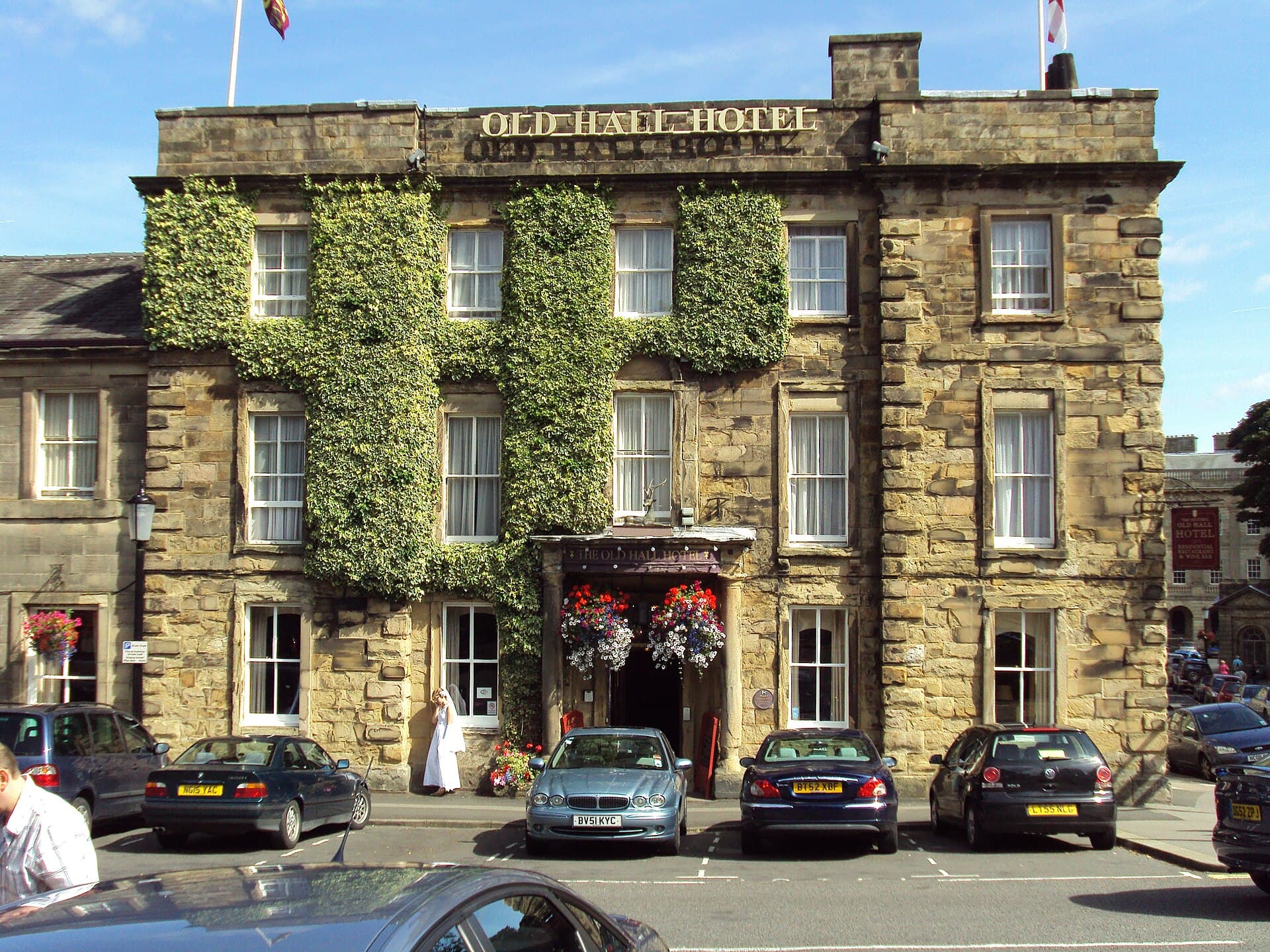 Old Hall Hotel (via Wikimedia Commons, CC BY-SA 3.0)