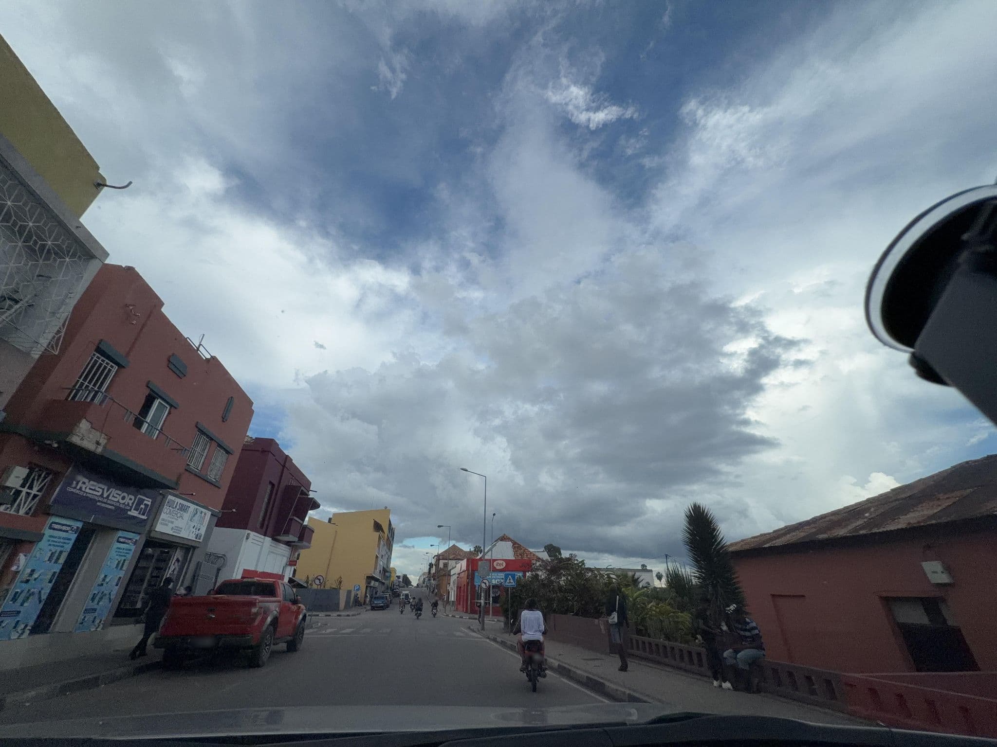 Street view near Pensão Jasil, Lubango — © viag8 (CC BY-SA · Mapillary)