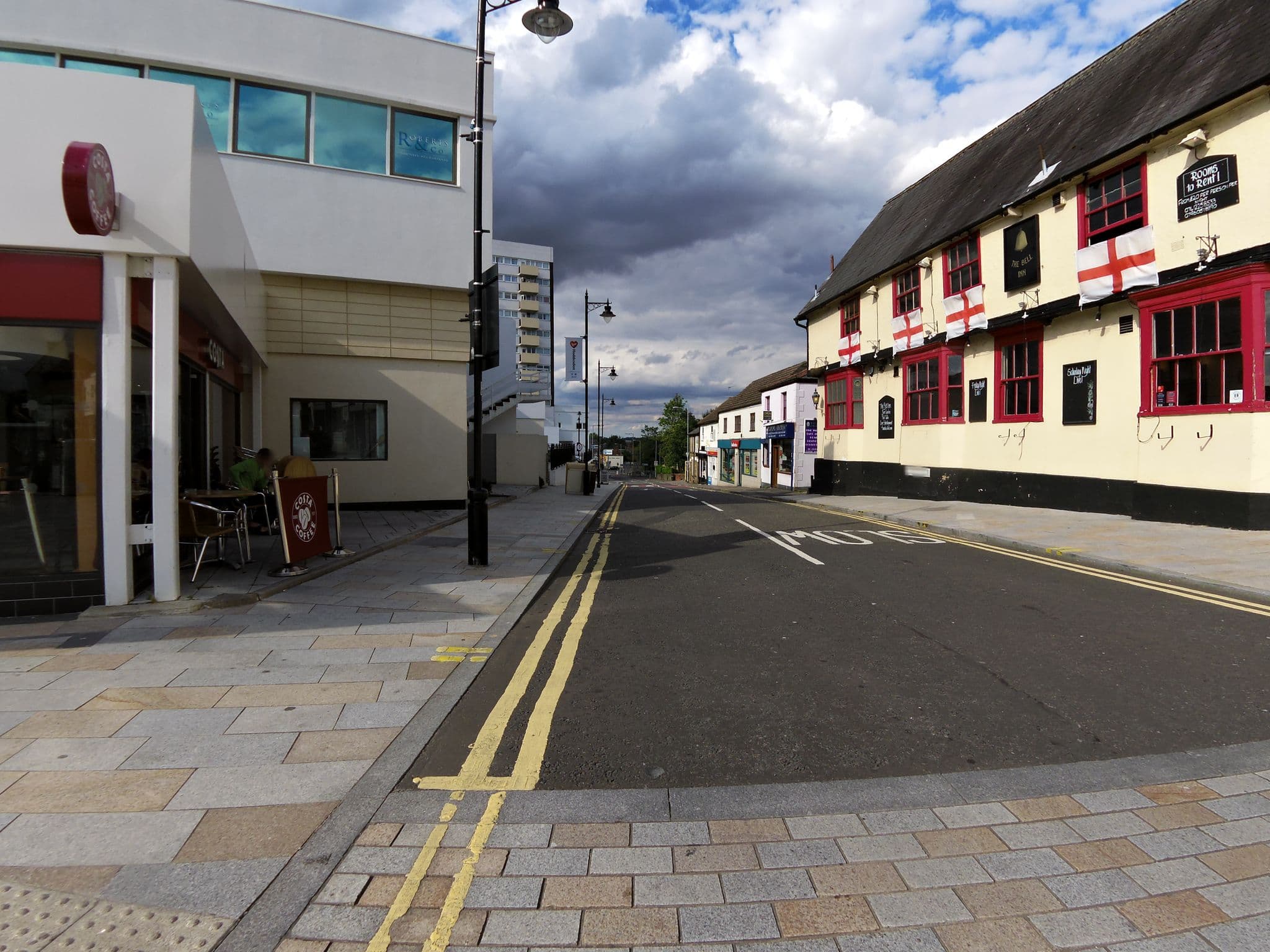 Street view near The Bell Hotel and Tea Rooms, Hoddesdon — © smsm1 (CC BY-SA · Mapillary)