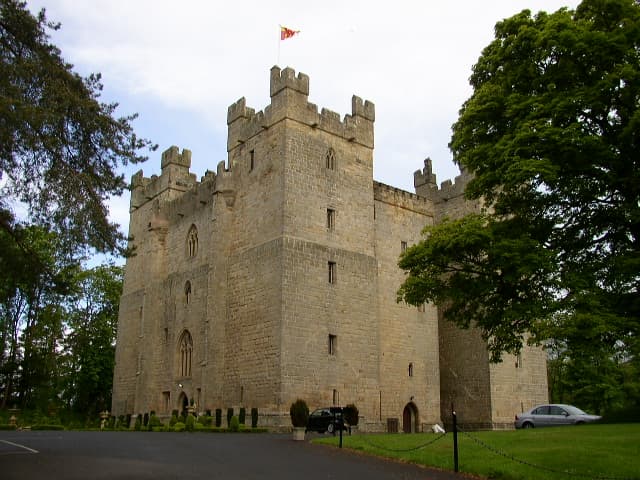 Langley Castle (via Wikimedia Commons, CC BY-SA 2.0)