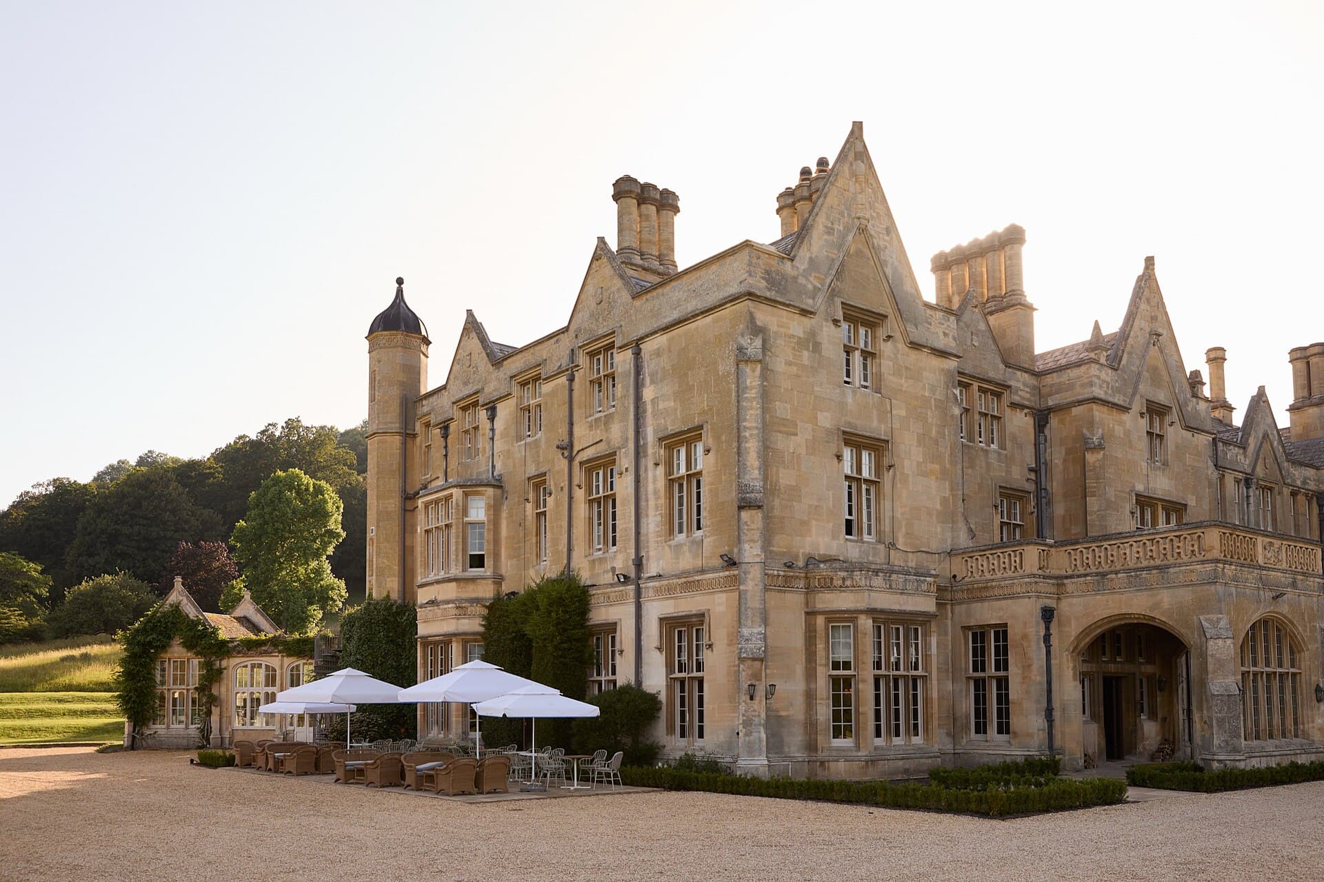 Dumbleton Hall (via Wikimedia Commons, CC0)