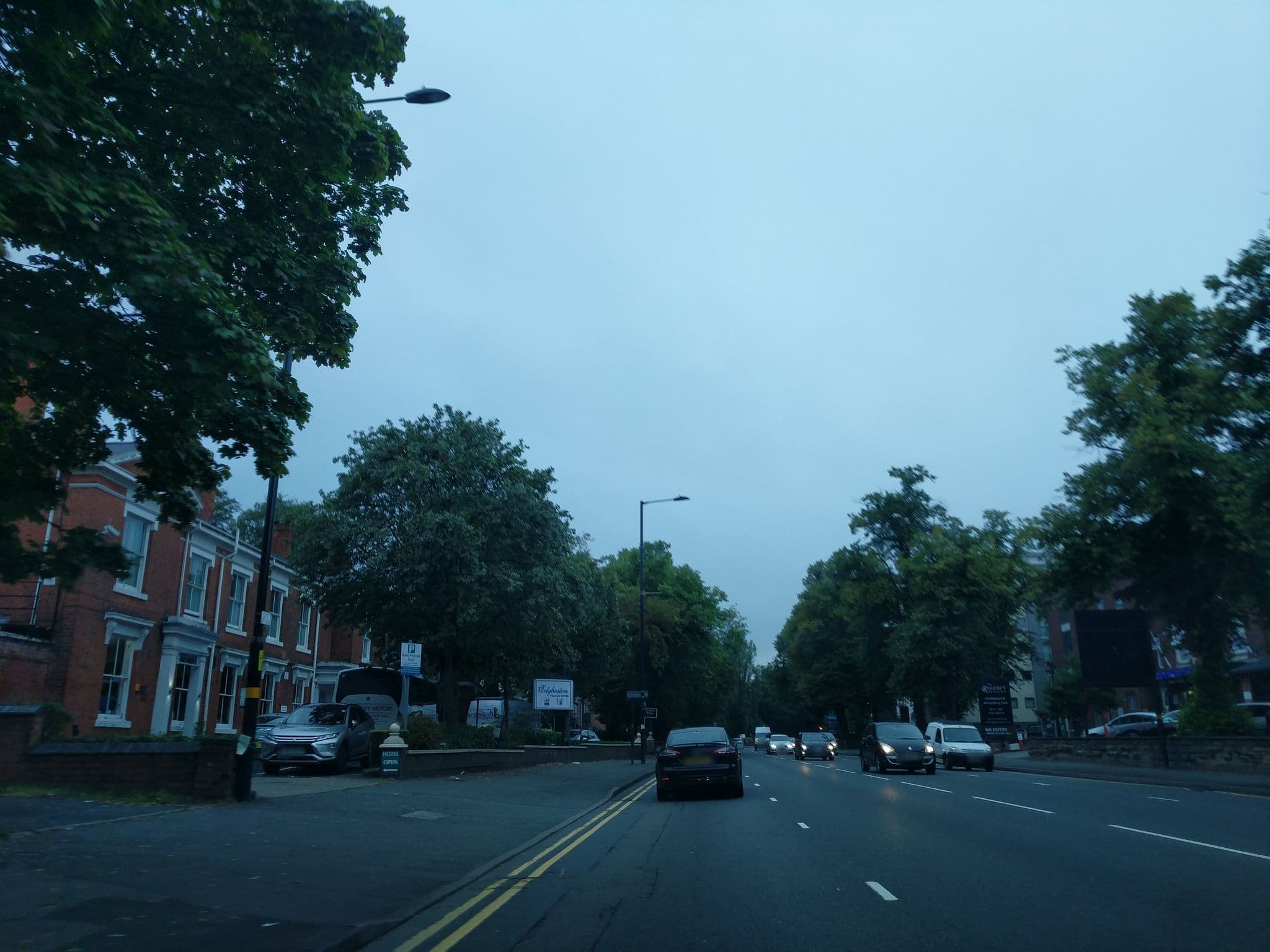 Street view near Edgbaston Palace Hotel, Smethwick — © adam2 (CC BY-SA · Mapillary)