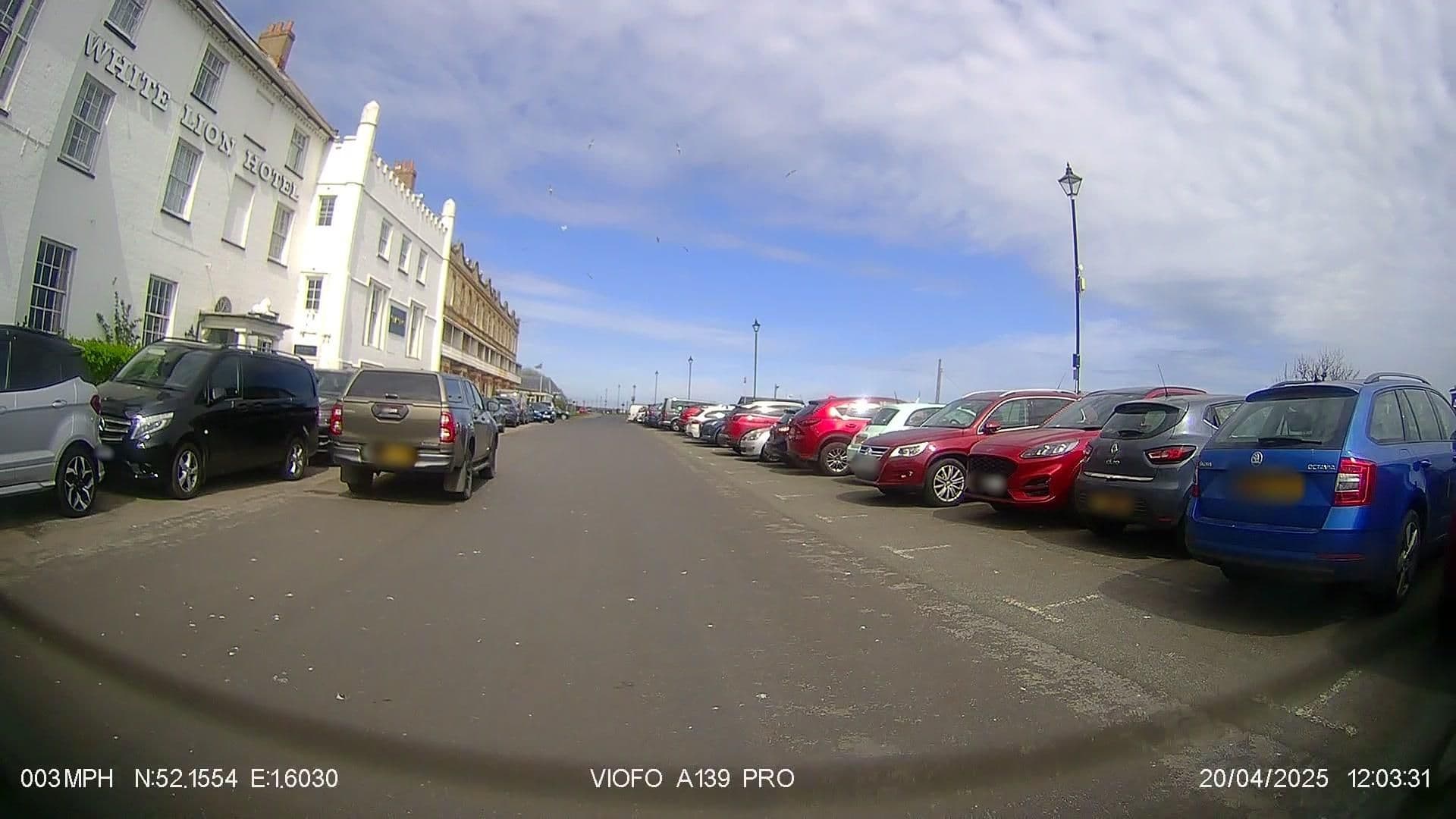 Street view near White Lion Hotel, Aldeburgh — © IpswichEdits (CC BY-SA · Mapillary)