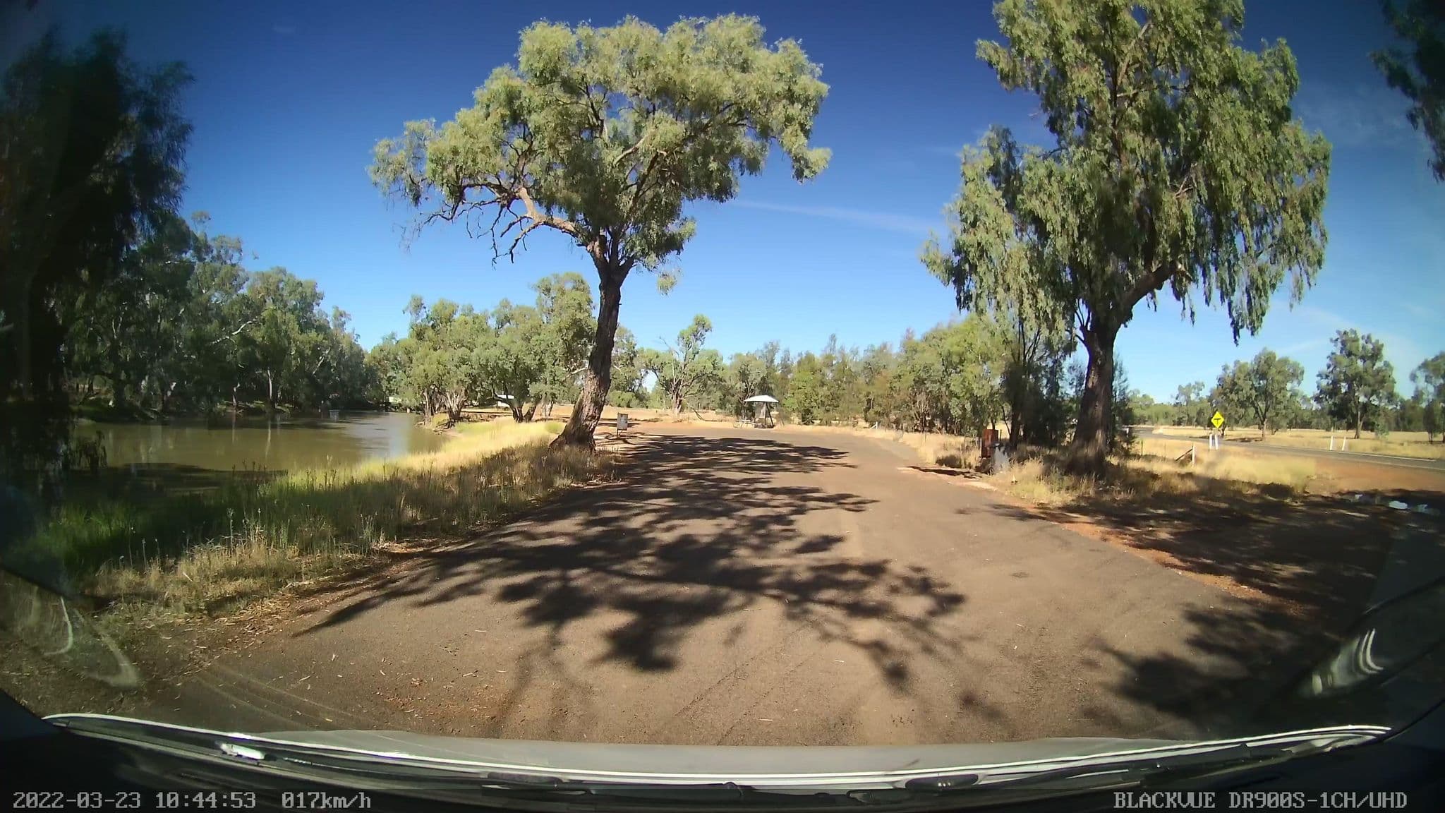 Street view near Lachlan River Rest Area, Hillston — © bob3bob3 (CC BY-SA · Mapillary)