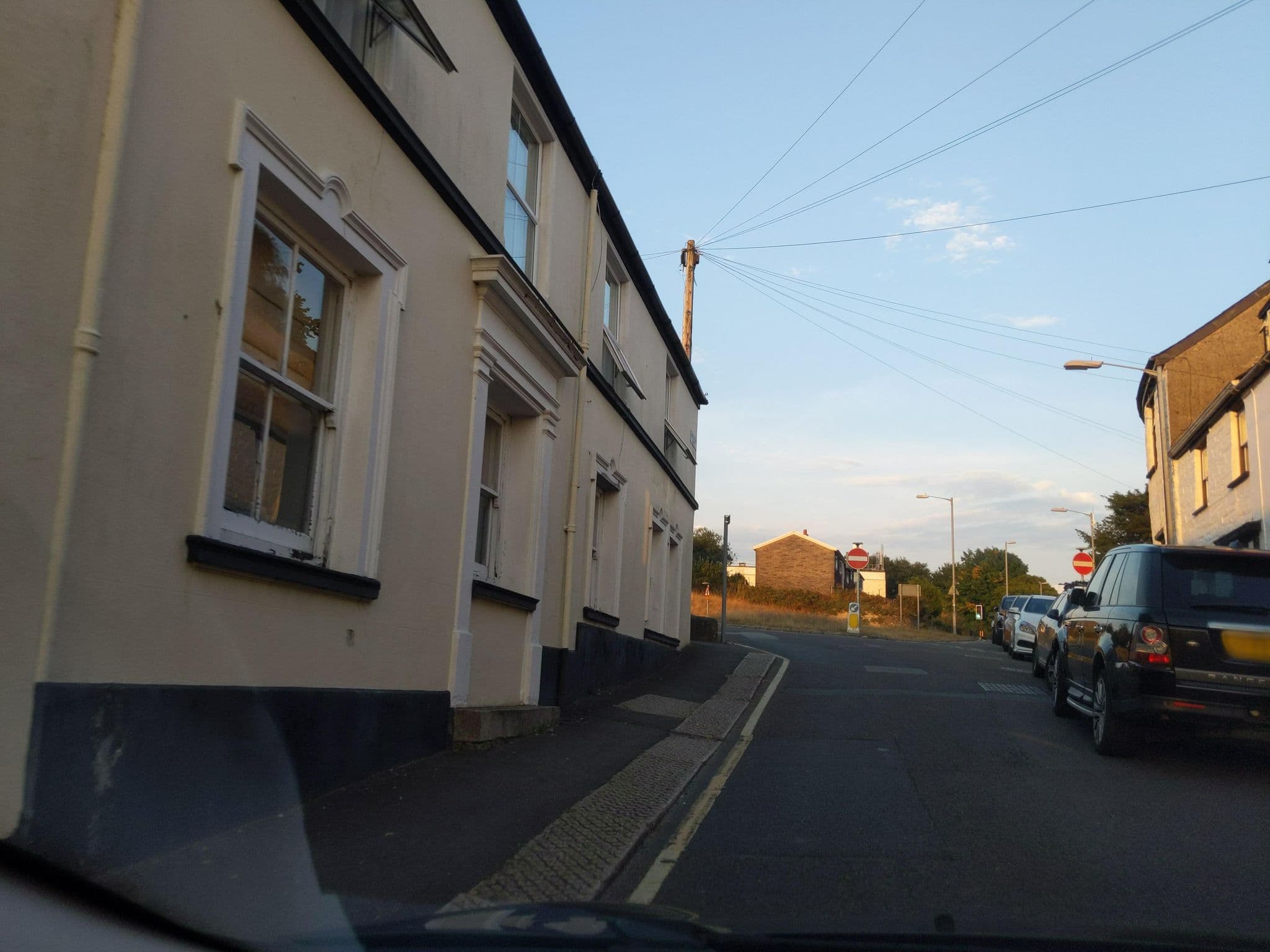 Street view near Eliot House Hotel, Liskeard — © WaggyDog (CC BY-SA · Mapillary)