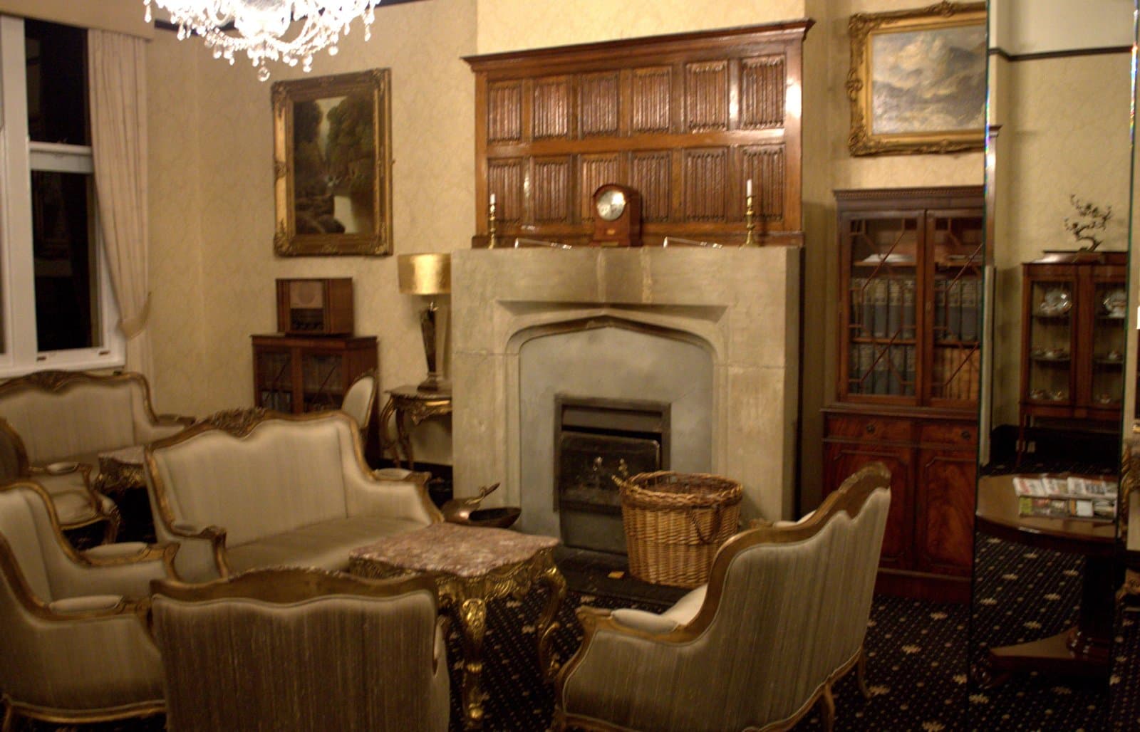 Otterburn Hall Hotel (via Wikimedia Commons, CC BY-SA 2.0)