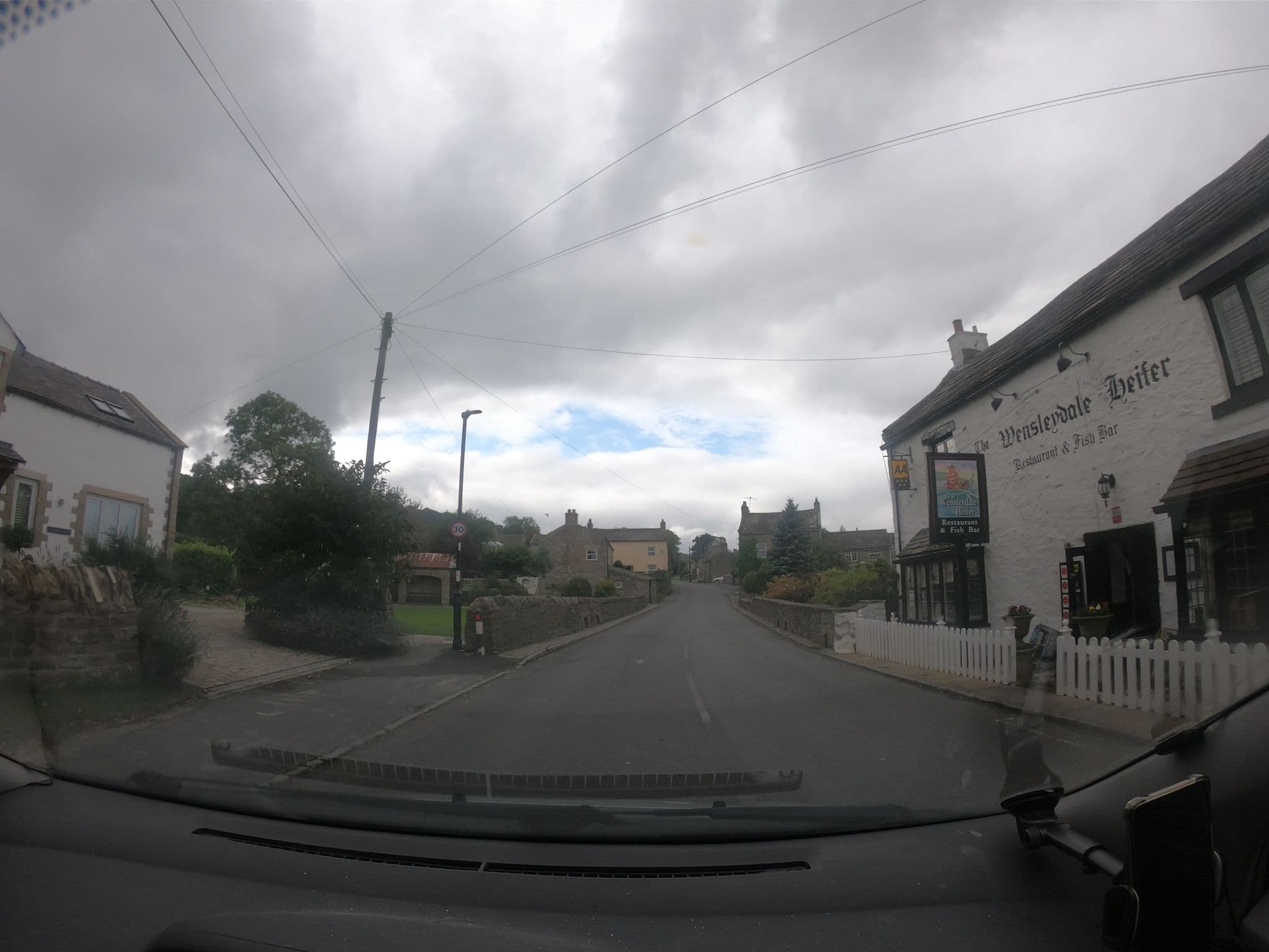 Street view near The Wensleydale Heifer, Leyburn — © lamaar639 (CC BY-SA · Mapillary)
