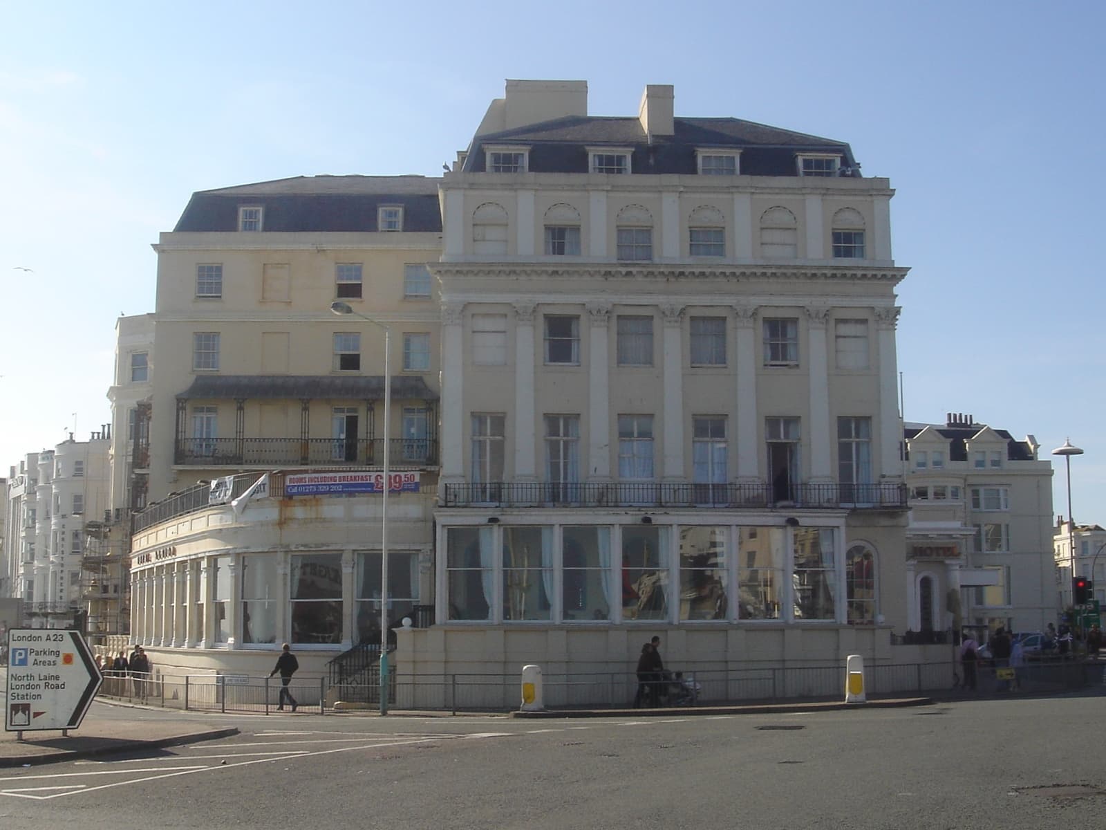 Royal Albion Hotel (via Wikimedia Commons, Public domain)