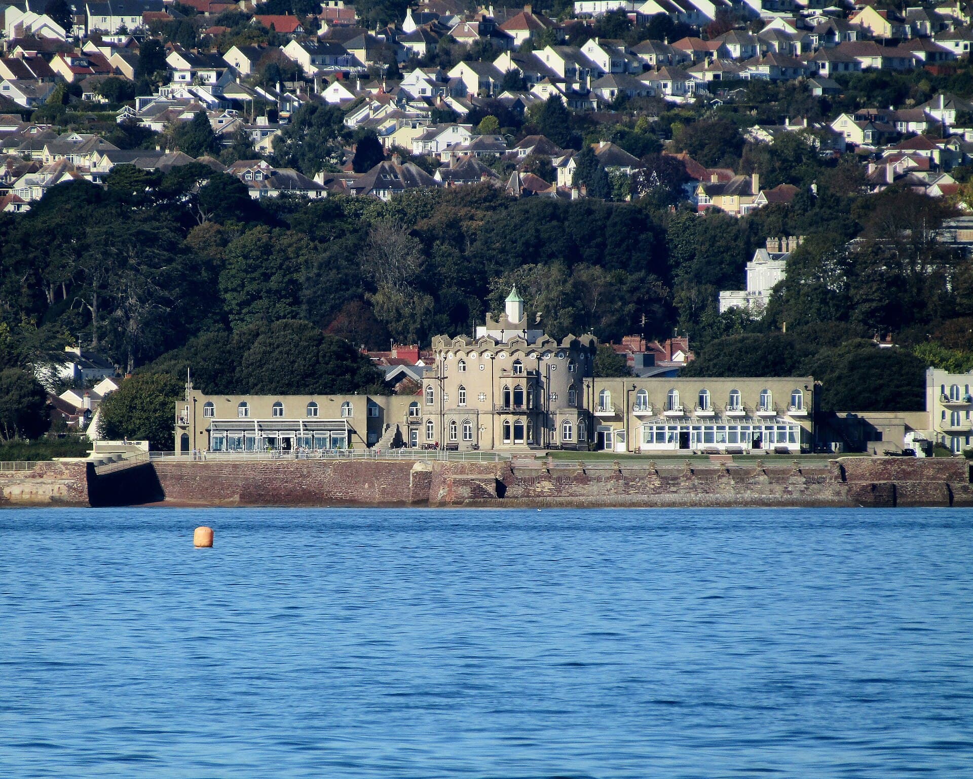 The Redcliffe Hotel (via Wikimedia Commons, CC0)