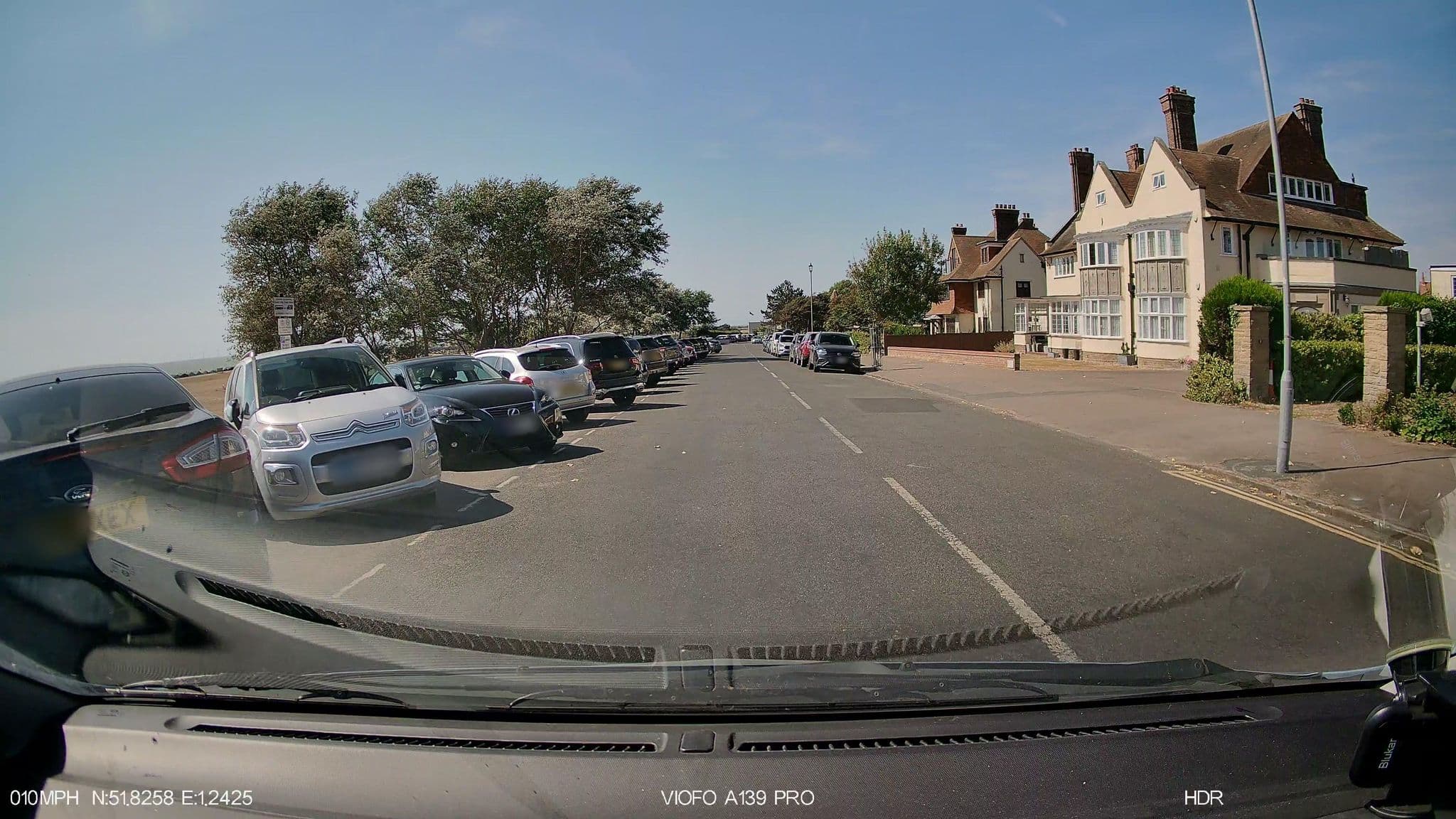 Street view near Rock Hotel, Frinton-on-Sea — © IpswichEdits (CC BY-SA · Mapillary)