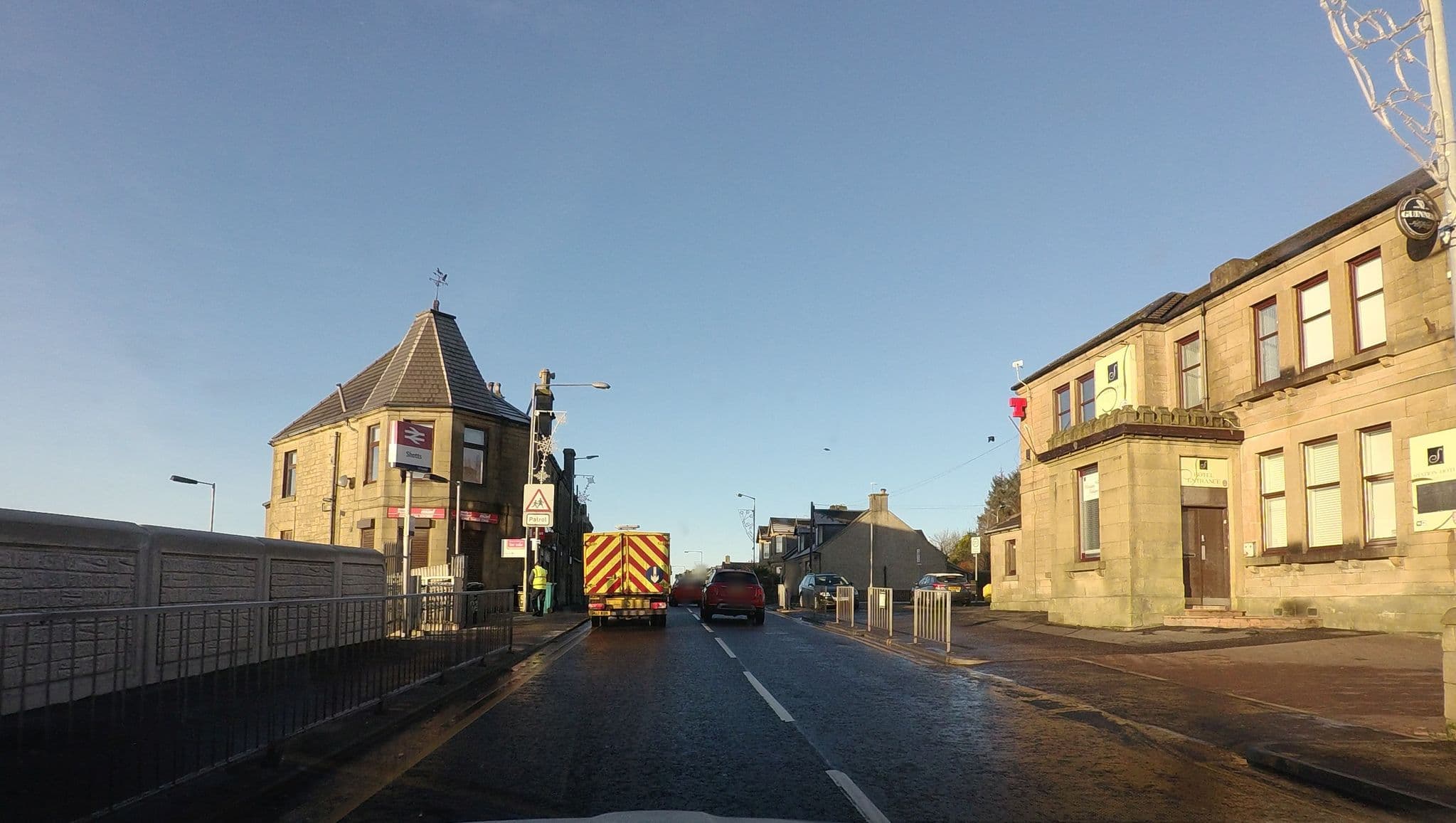 Street view near Station Hotel, Shotts — © hobgoblin (CC BY-SA · Mapillary)
